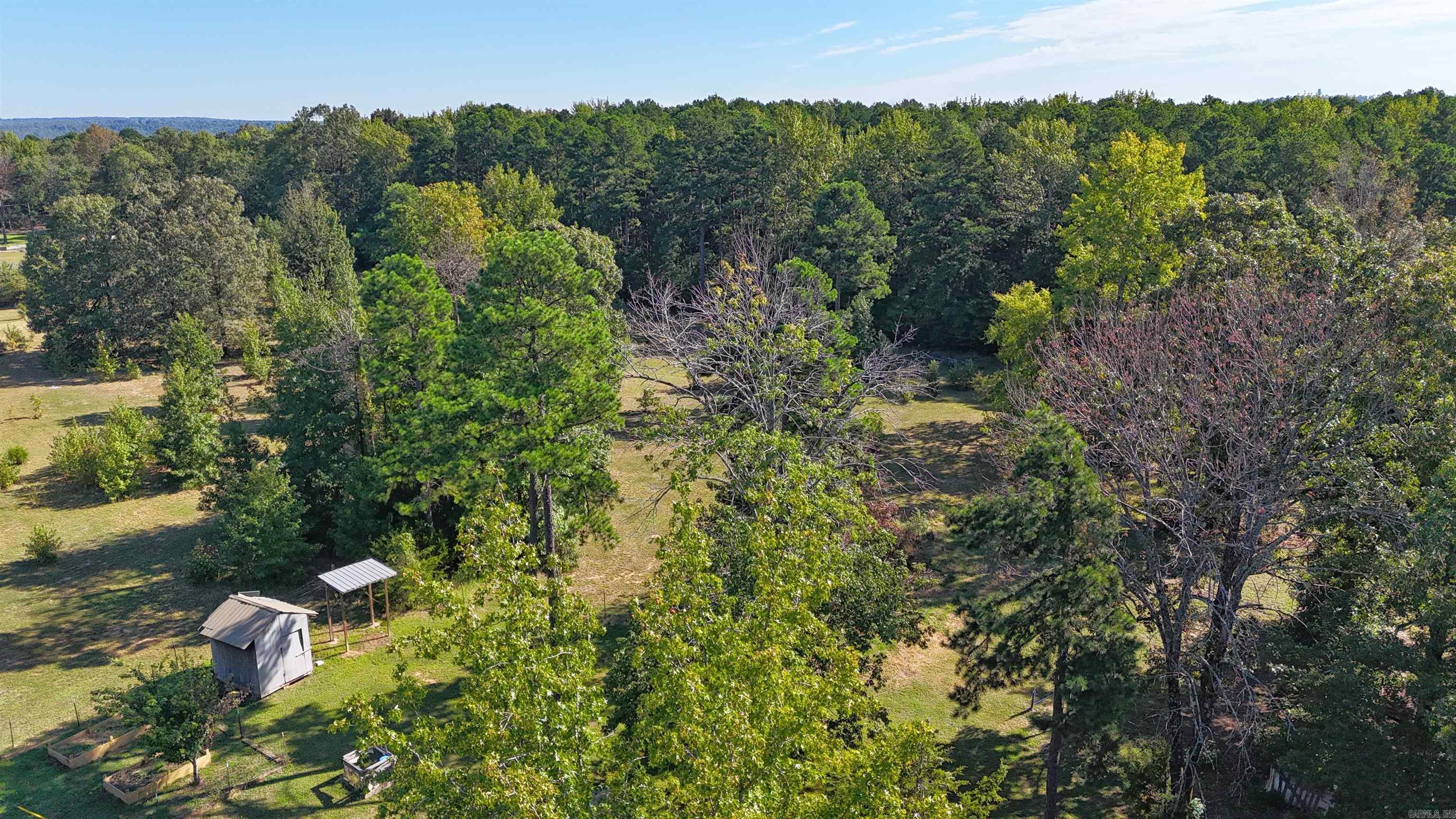 1057 Henderson  Clinton, AR