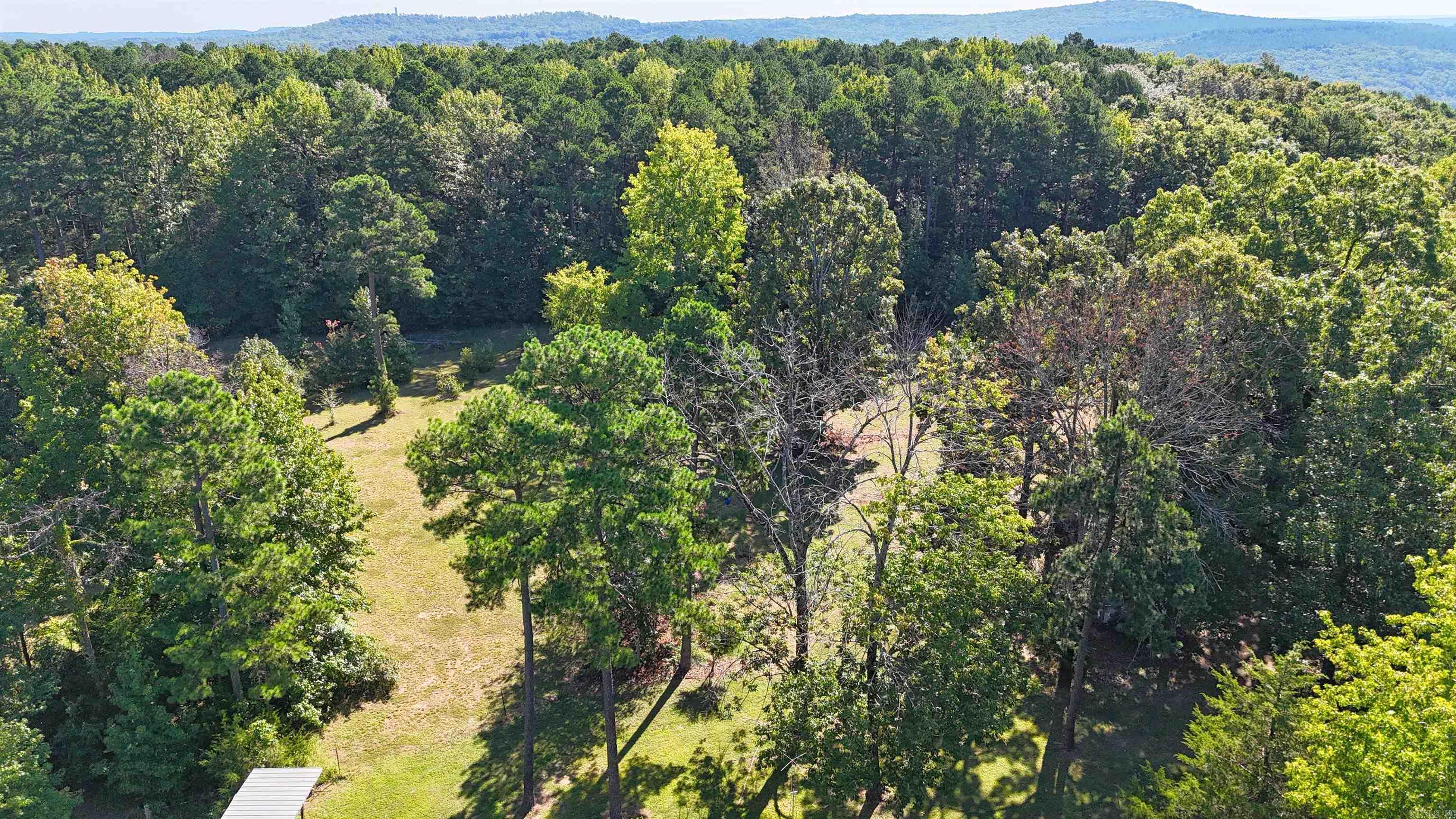 1057 Henderson  Clinton, AR