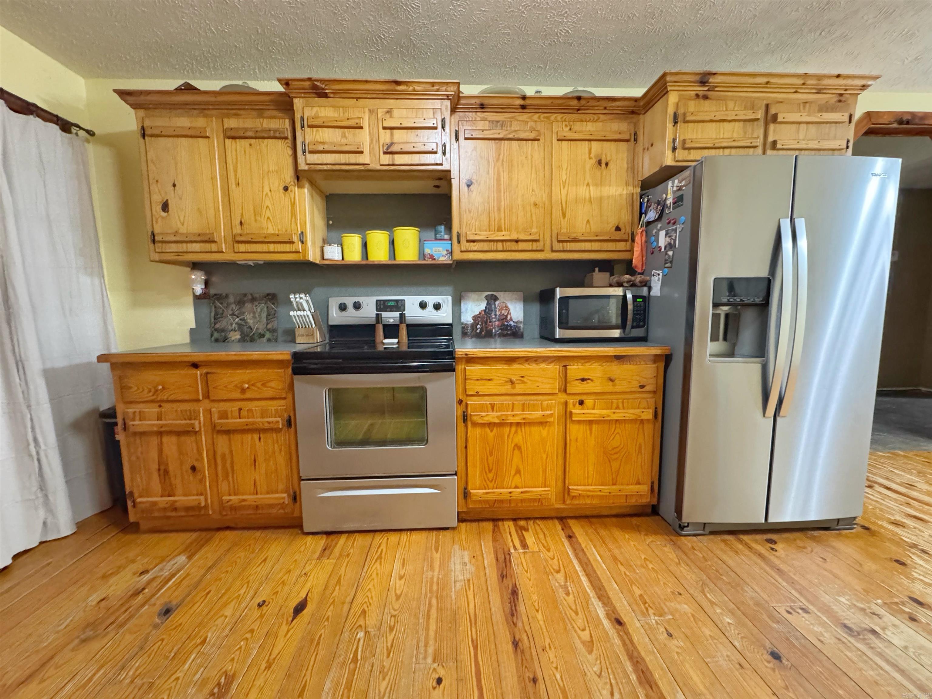 1057 Henderson  Clinton, AR