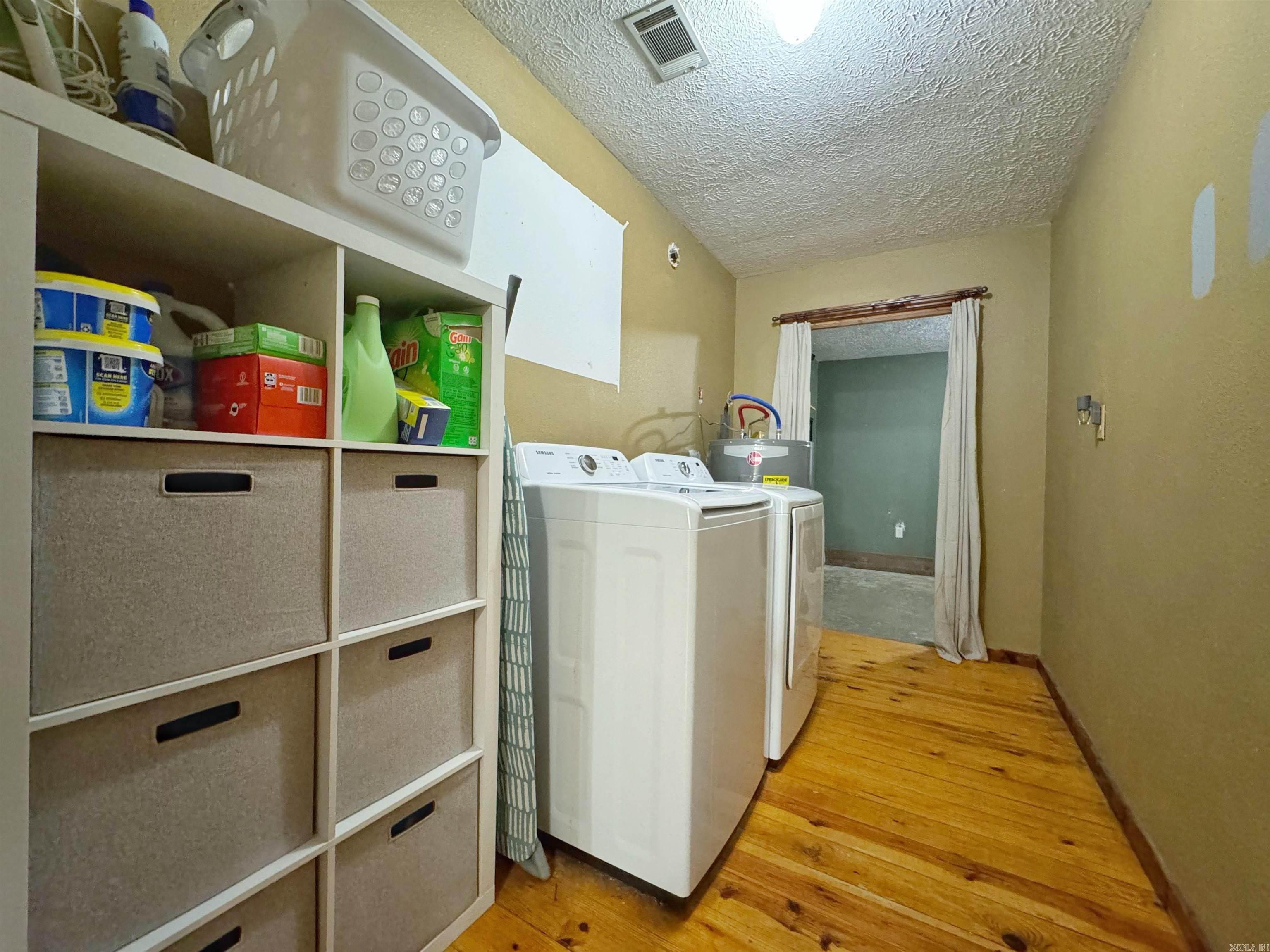 1057 Henderson  Clinton, AR