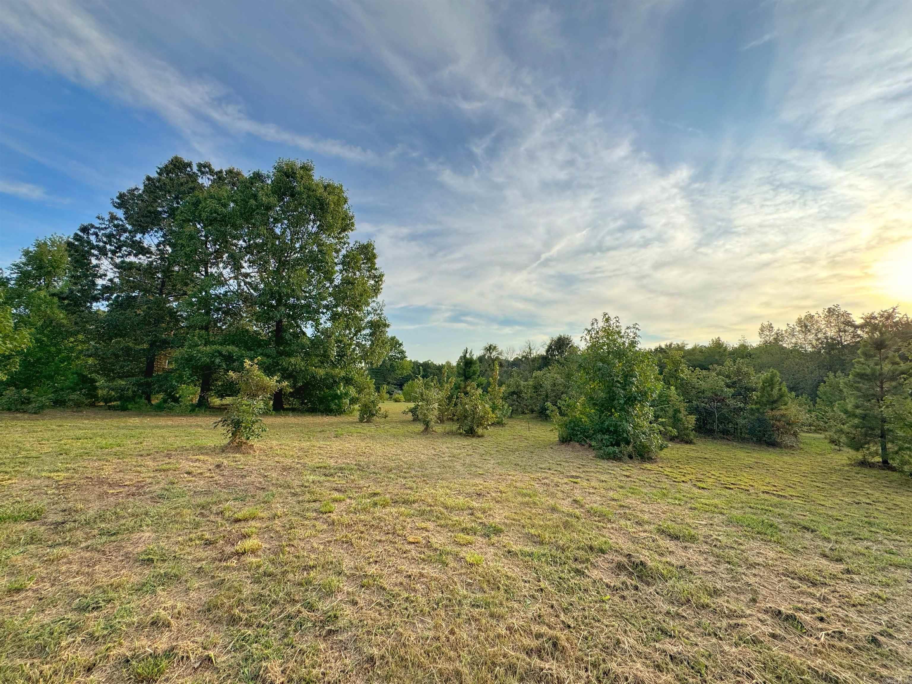 1057 Henderson  Clinton, AR