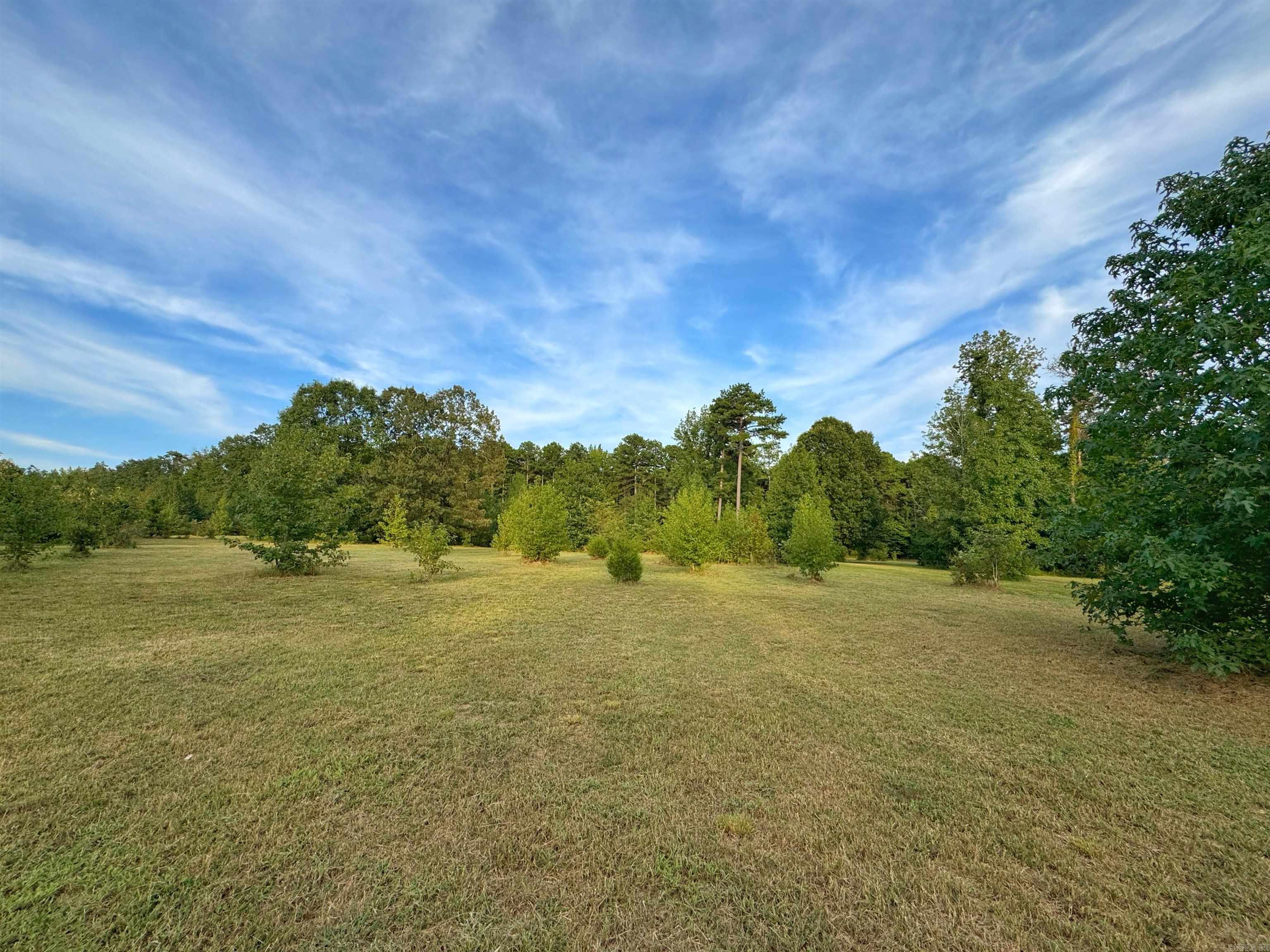 1057 Henderson  Clinton, AR