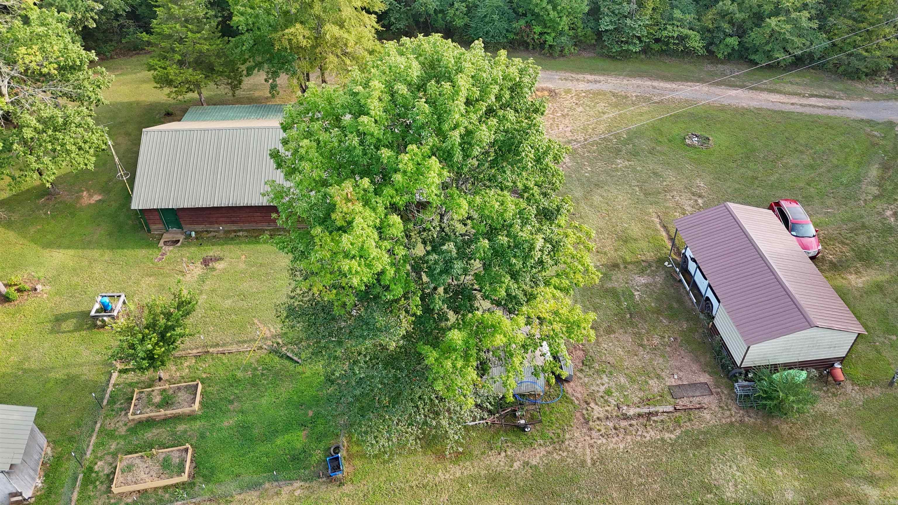 1057 Henderson  Clinton, AR