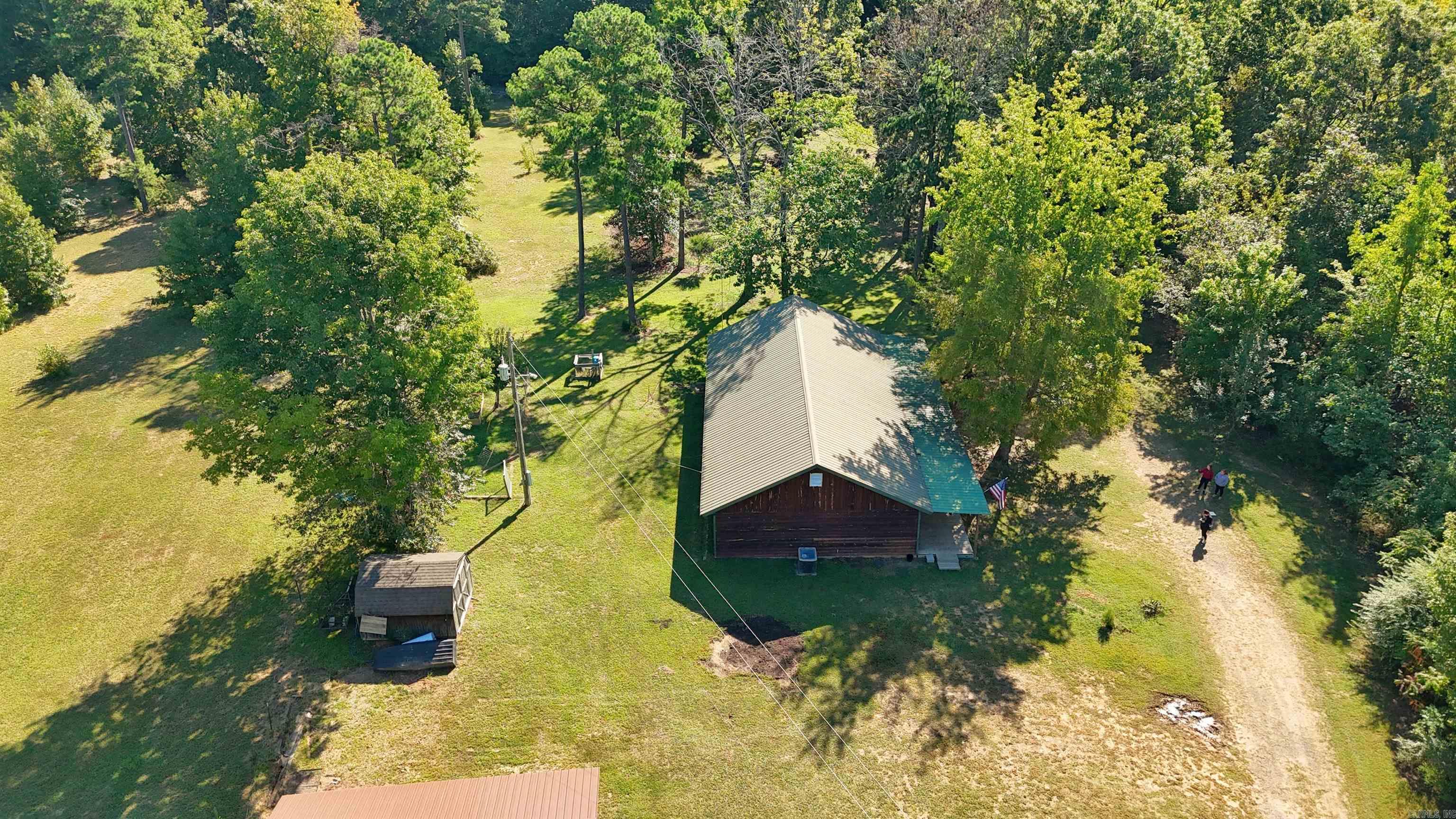 1057 Henderson  Clinton, AR