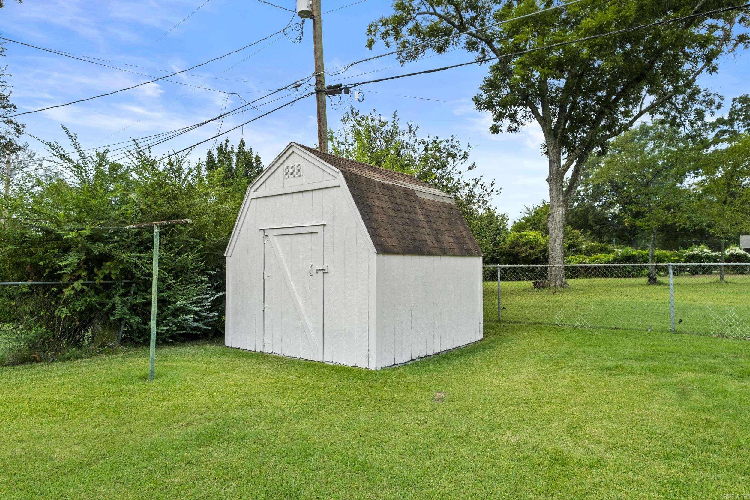 1926 E Lee  Sherwood, AR