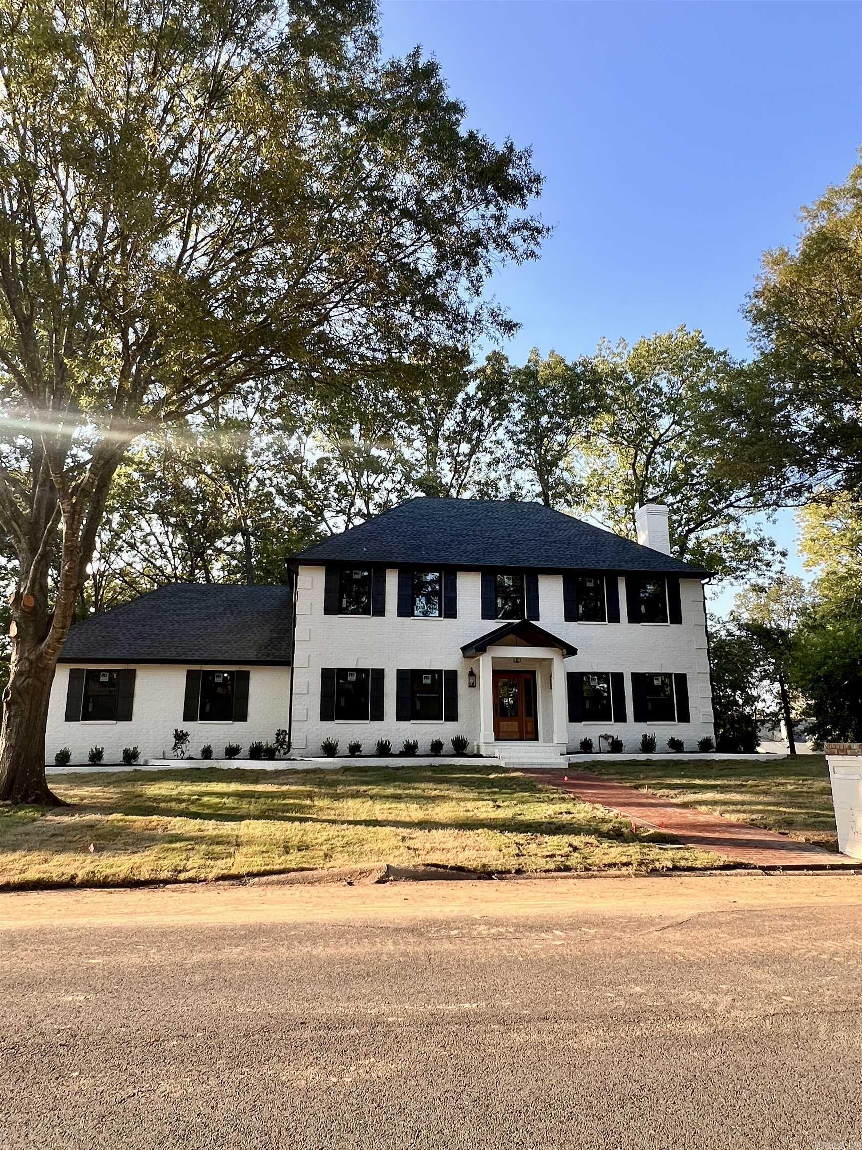 302 River Oaks  Searcy, AR