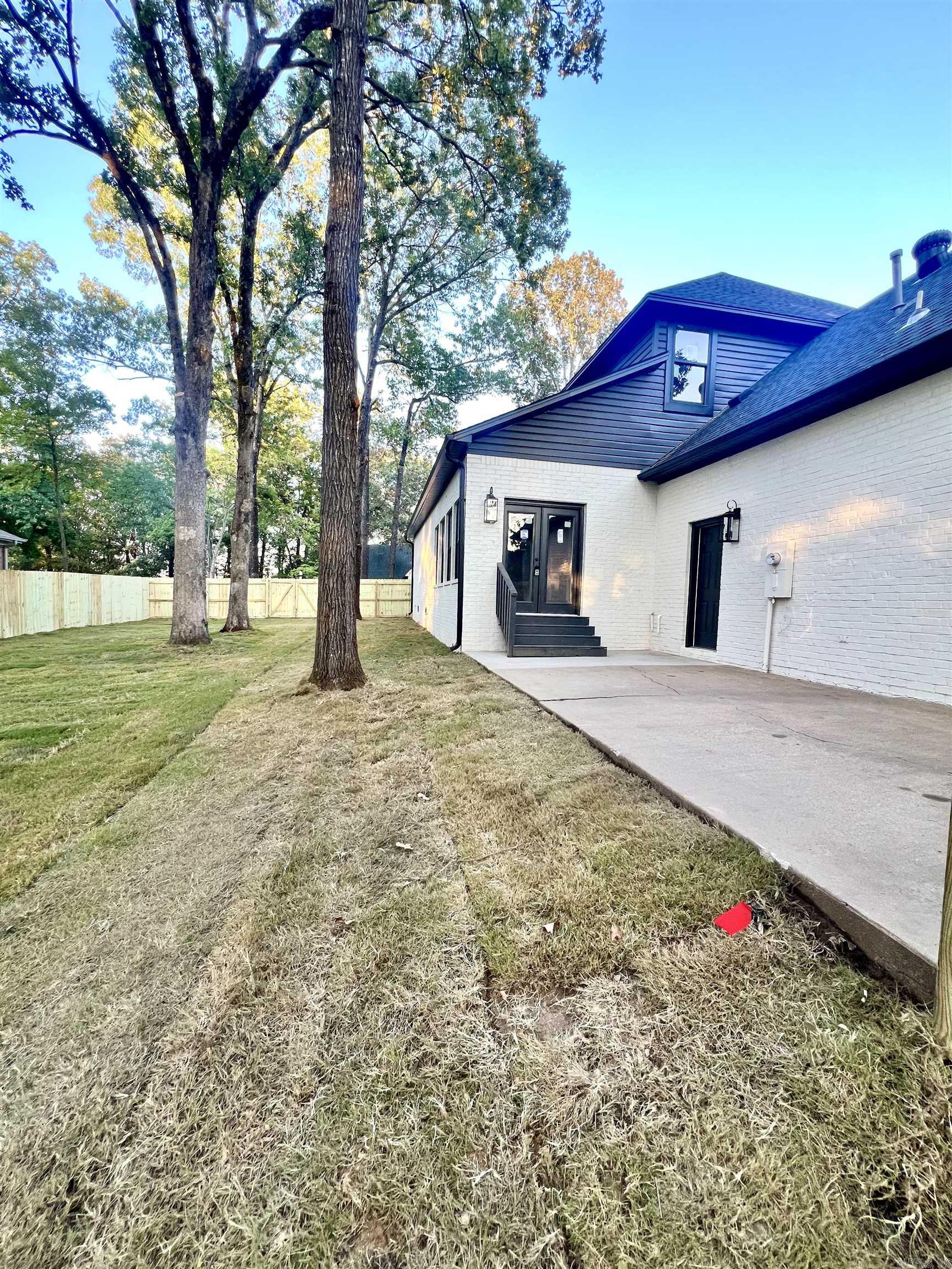 302 River Oaks  Searcy, AR