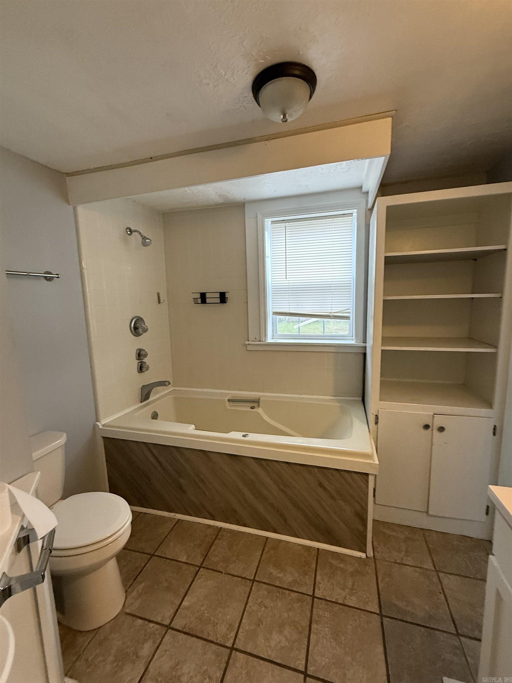 505 Country Club  Searcy, AR