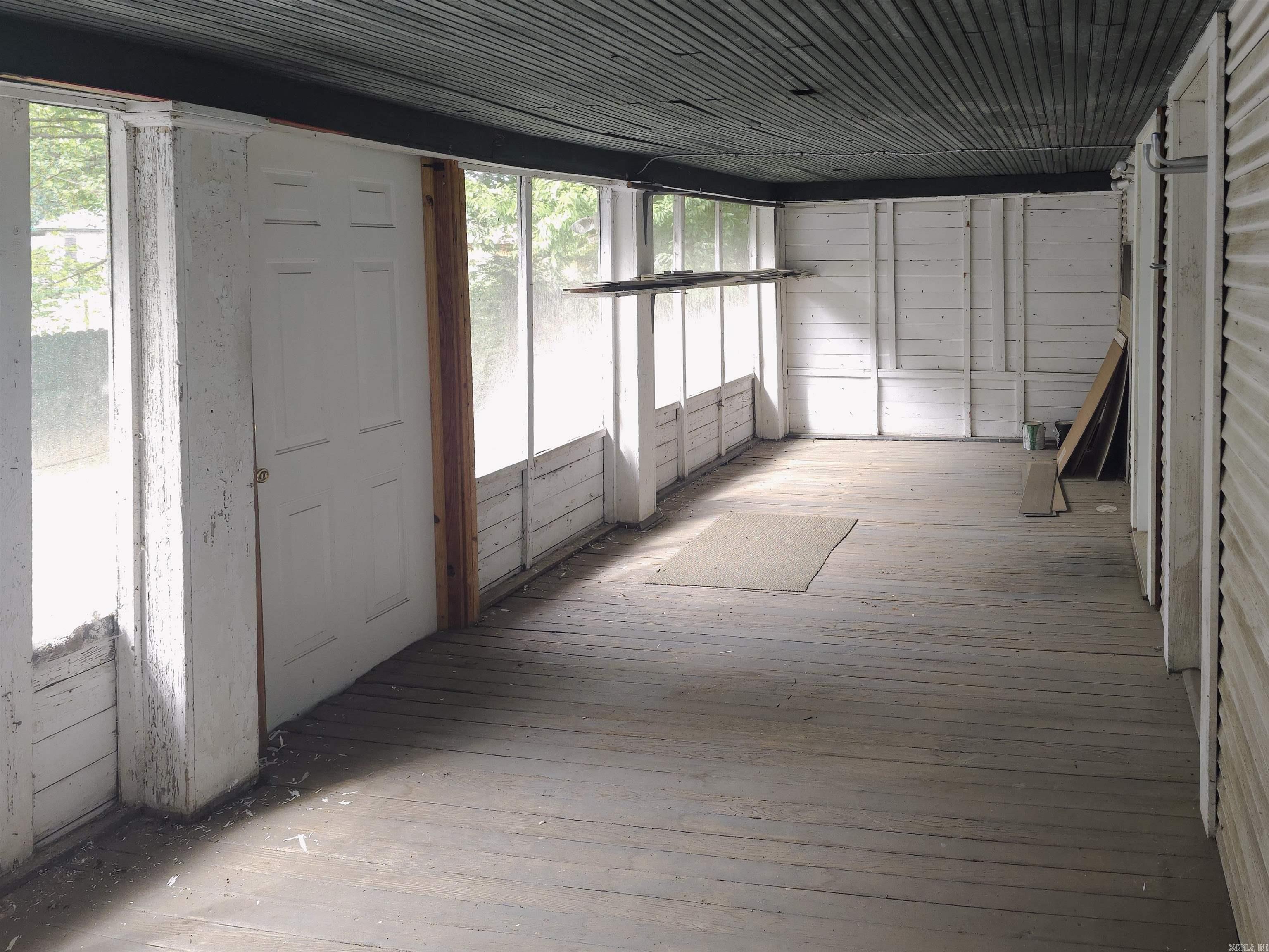 1301 W Main  Clarksville, AR