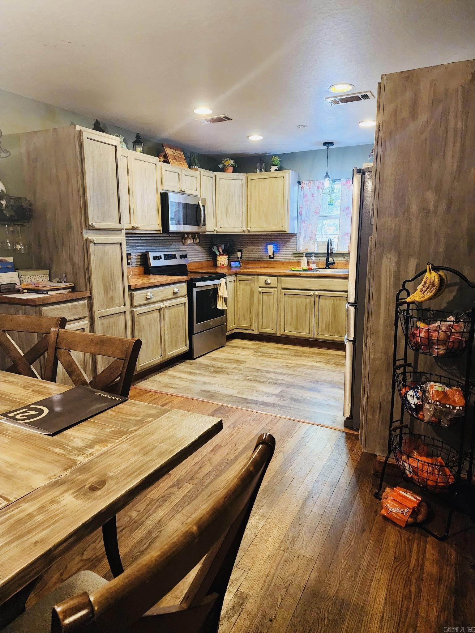207 Polk Street S  Mena, AR