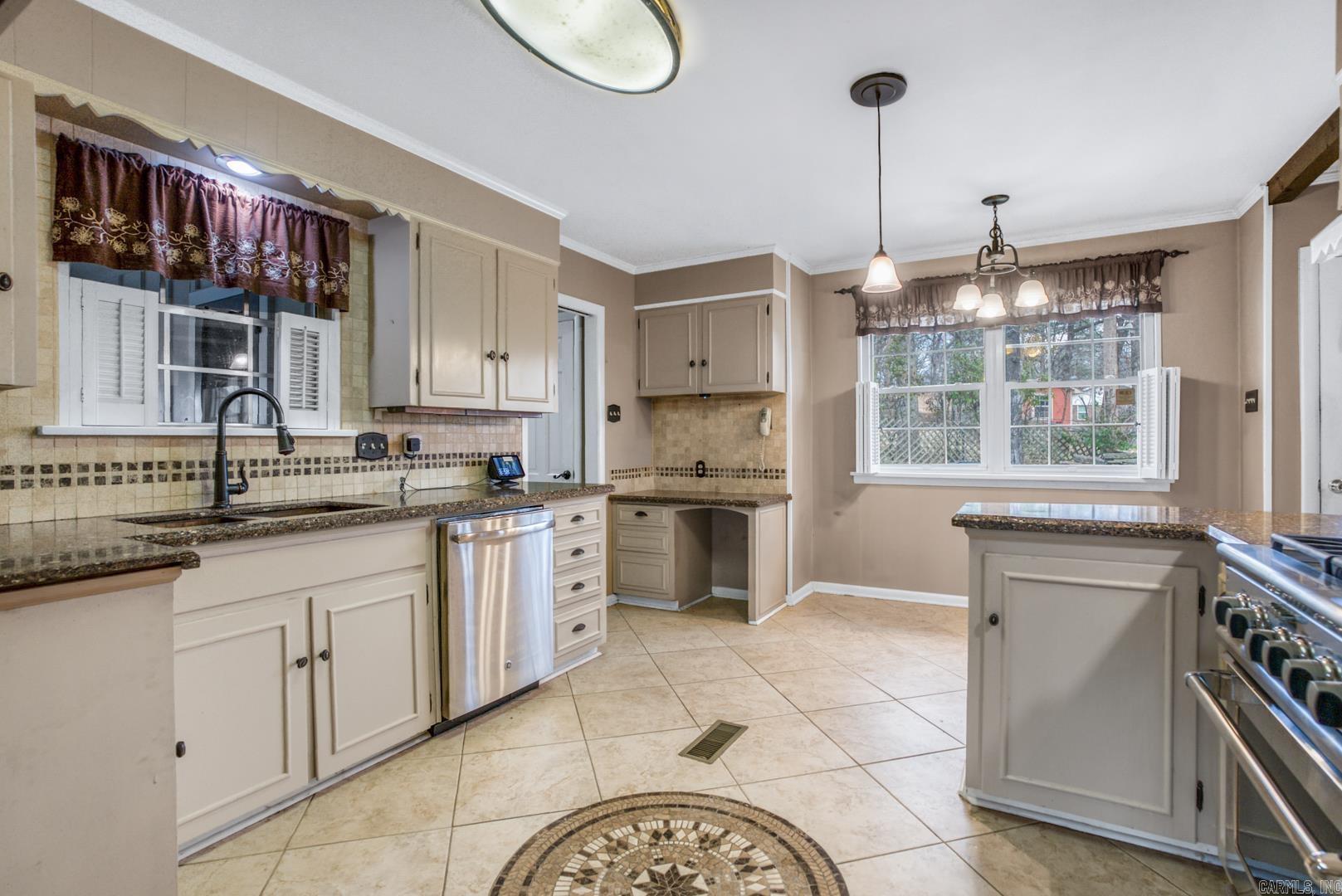 18 Pine Tree  North Little Rock, AR