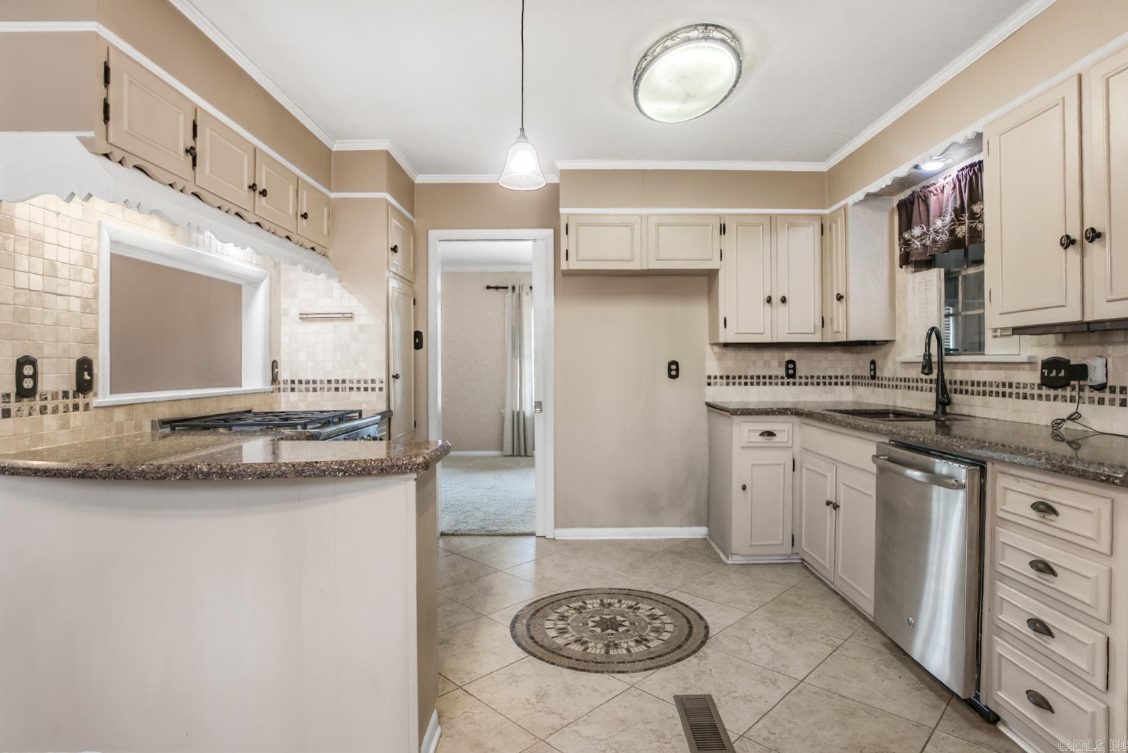 18 Pine Tree  North Little Rock, AR