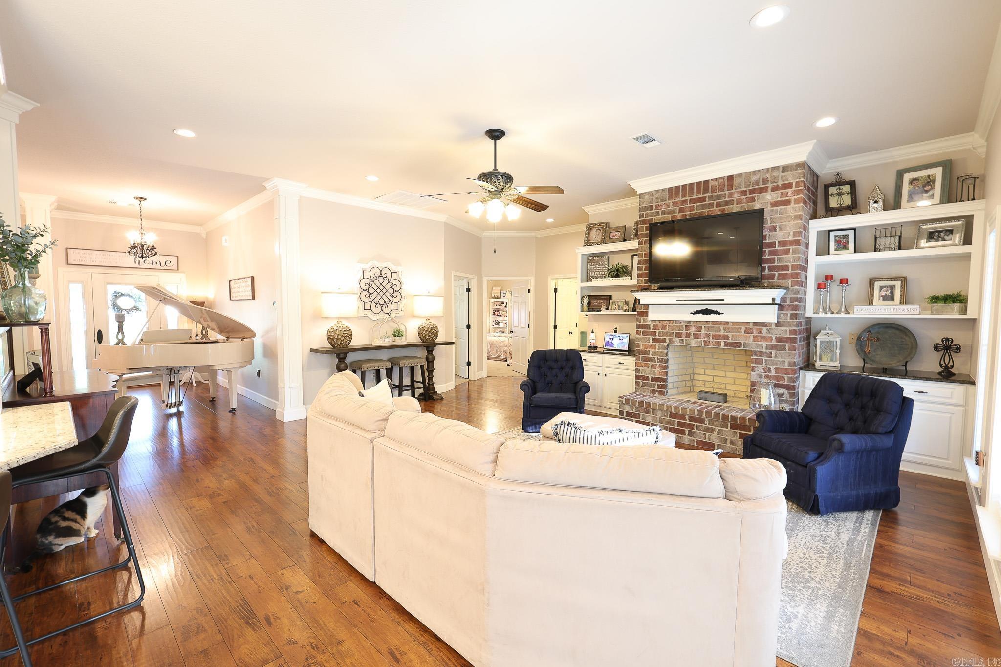 208 Rexanne Dr  Hampton, AR
