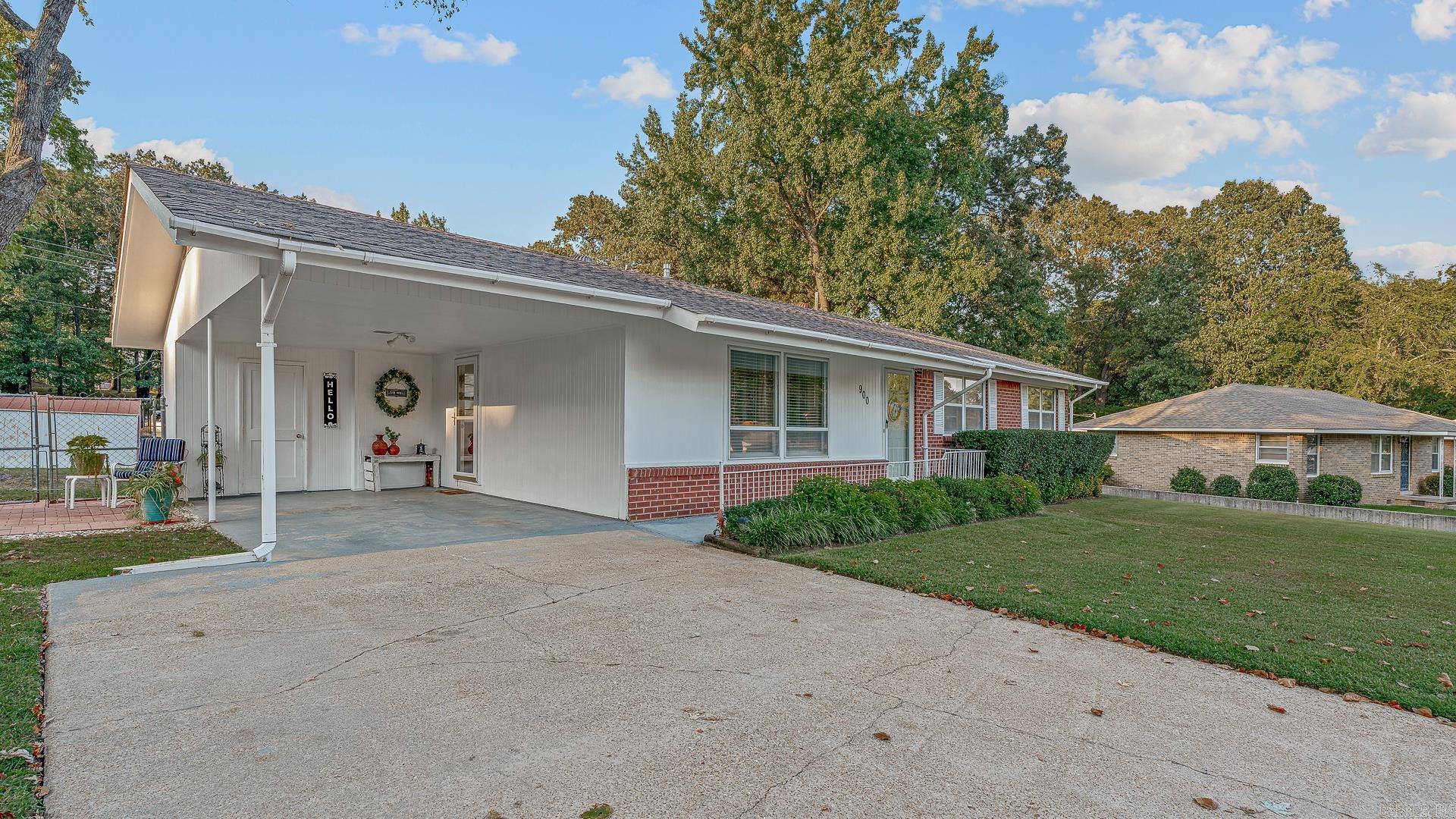 900 Marcom  Jonesboro, AR