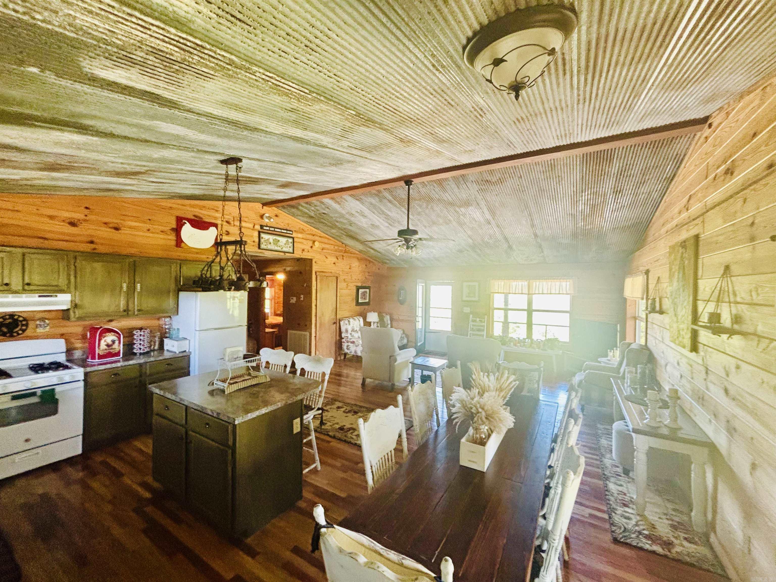 600 River Vista  Mountain View, AR