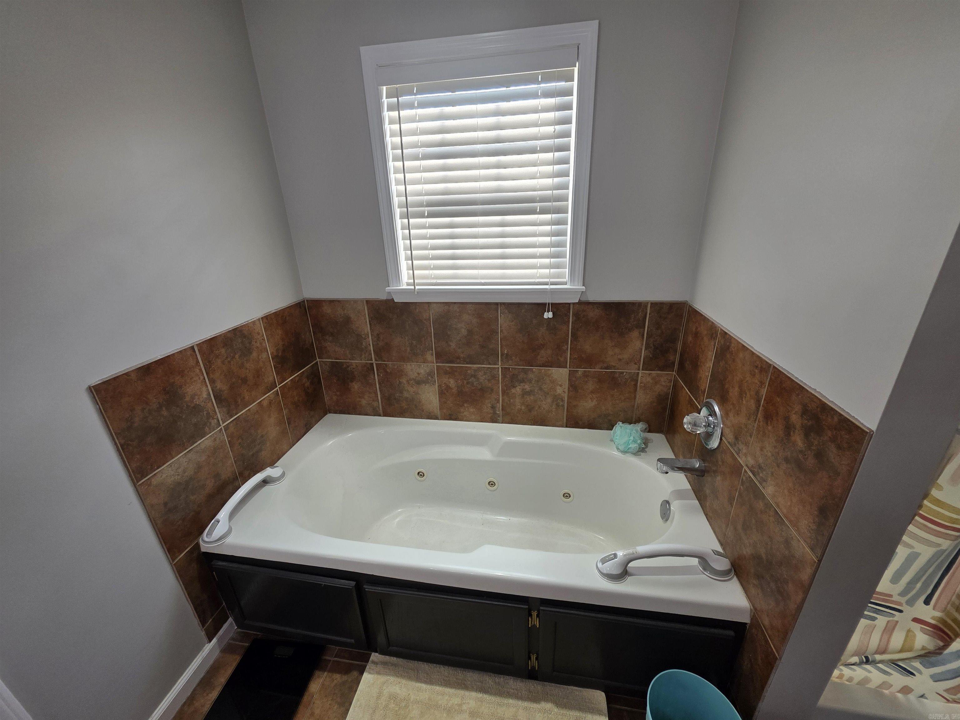 6024 Whitecliff  Jonesboro, AR