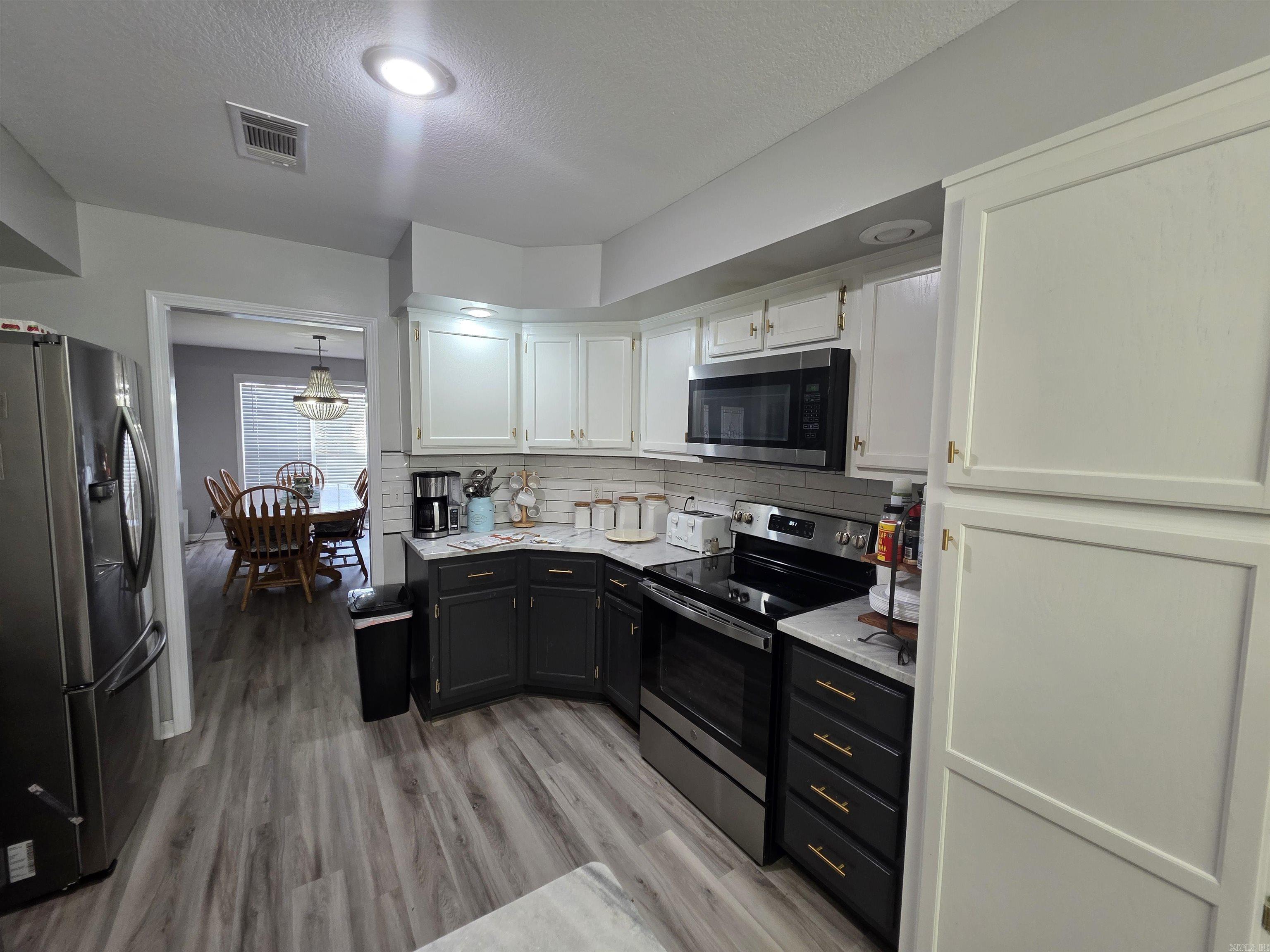 6024 Whitecliff  Jonesboro, AR