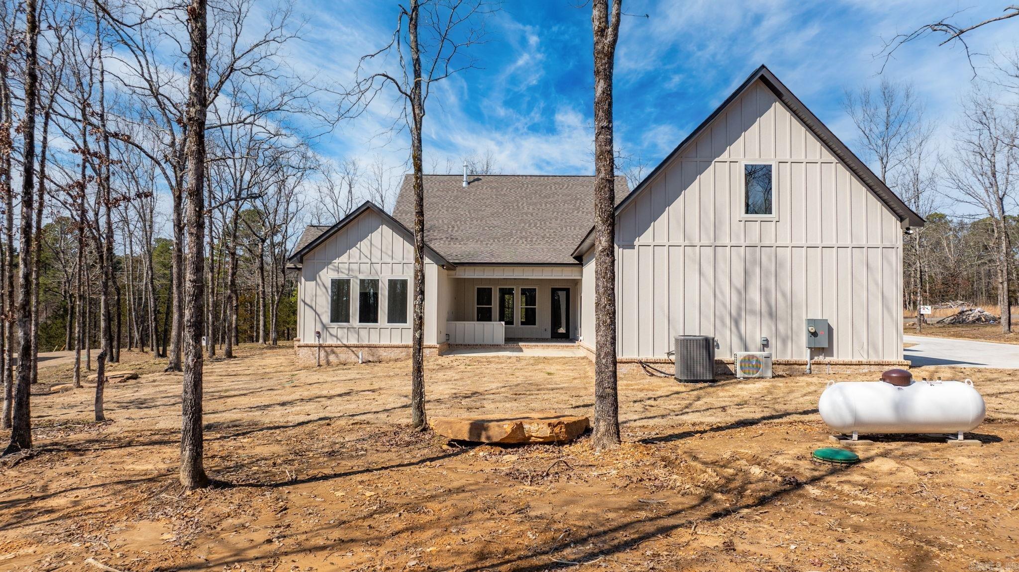 353 Hilltop Dr.  Tumbling Shoals, AR
