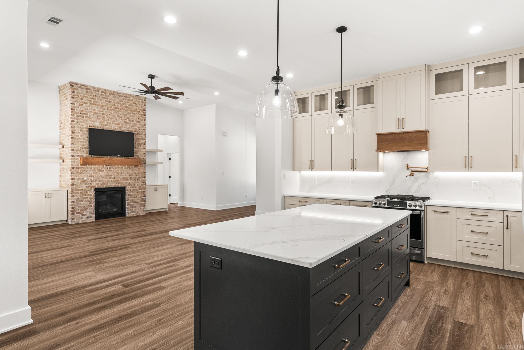 353 Hilltop Dr.  Tumbling Shoals, AR