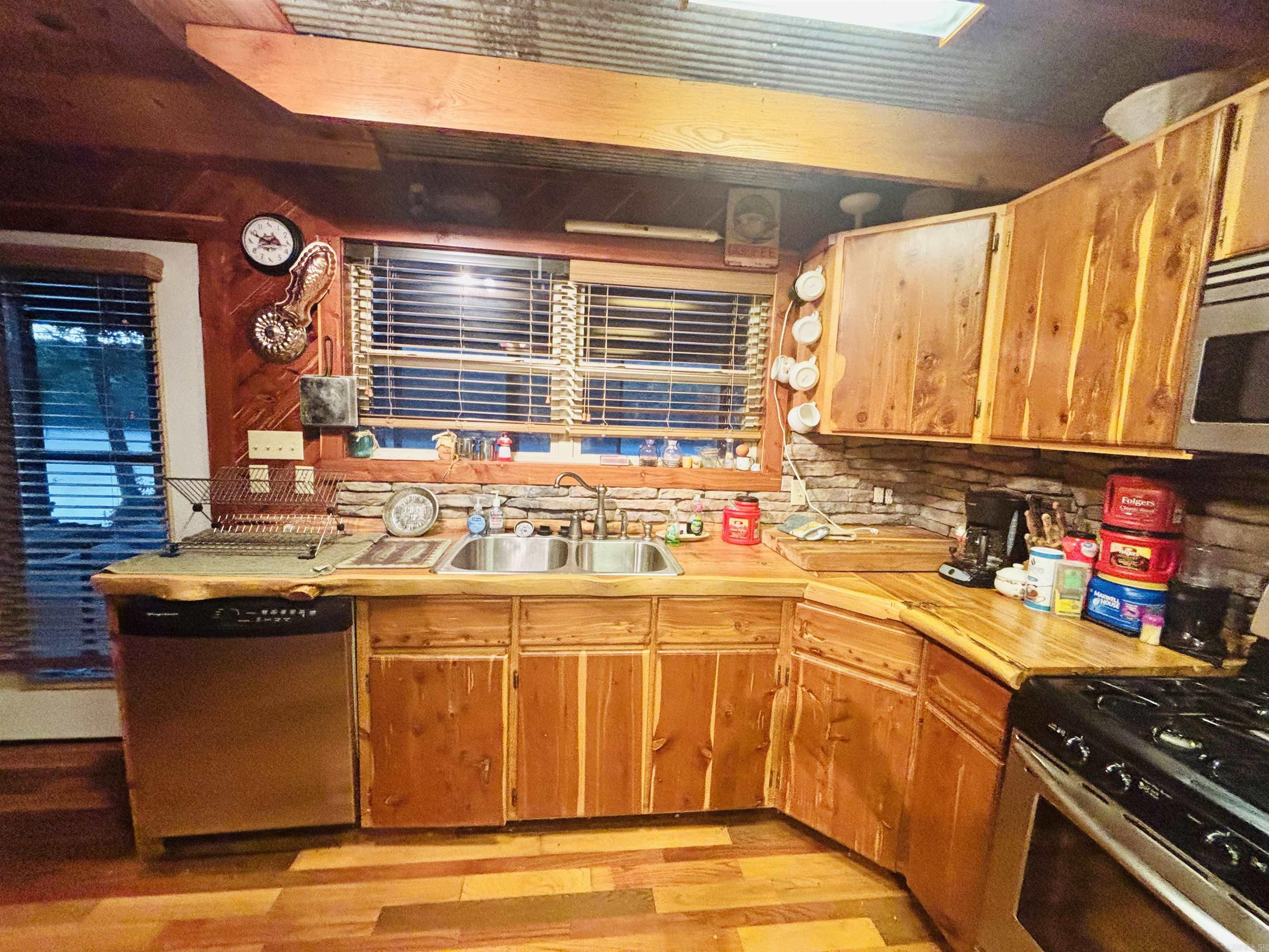 291 River Valley  Mountain View, AR