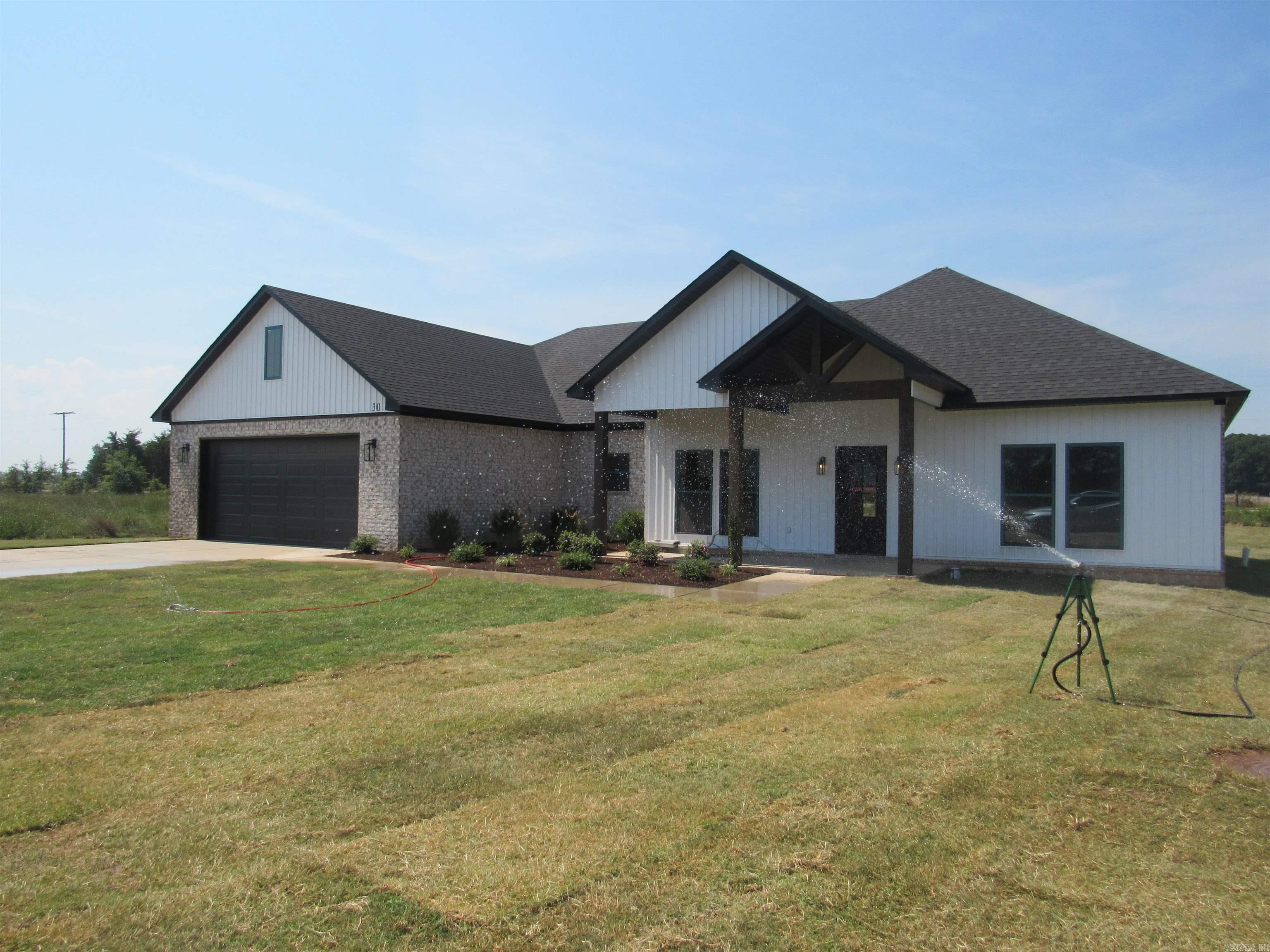 30 SUNNY  Morrilton, AR