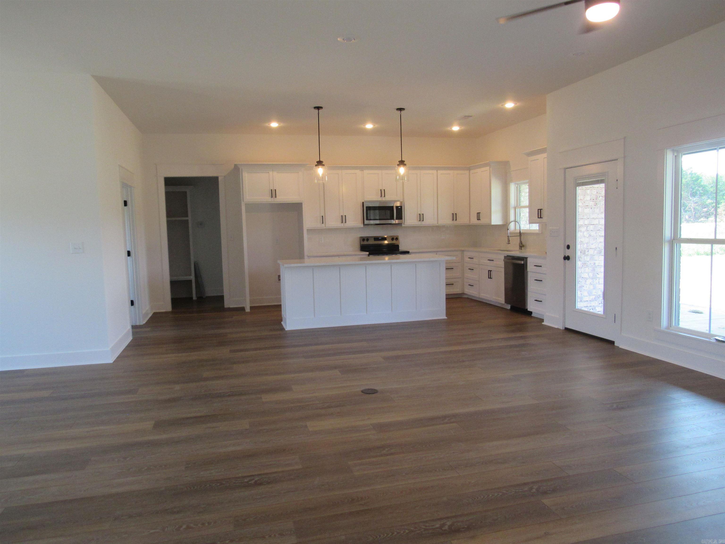 30 SUNNY  Morrilton, AR