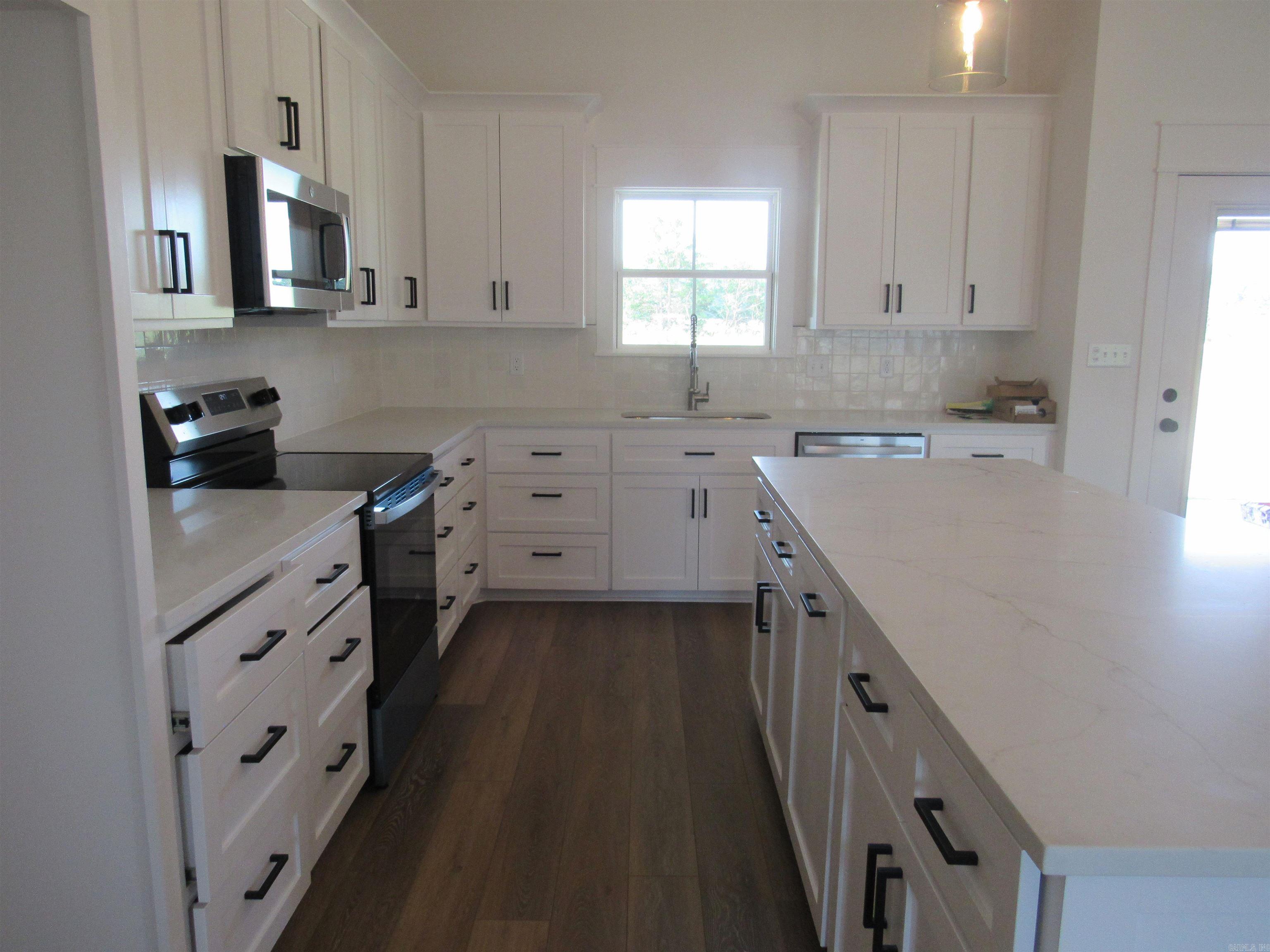 30 SUNNY  Morrilton, AR
