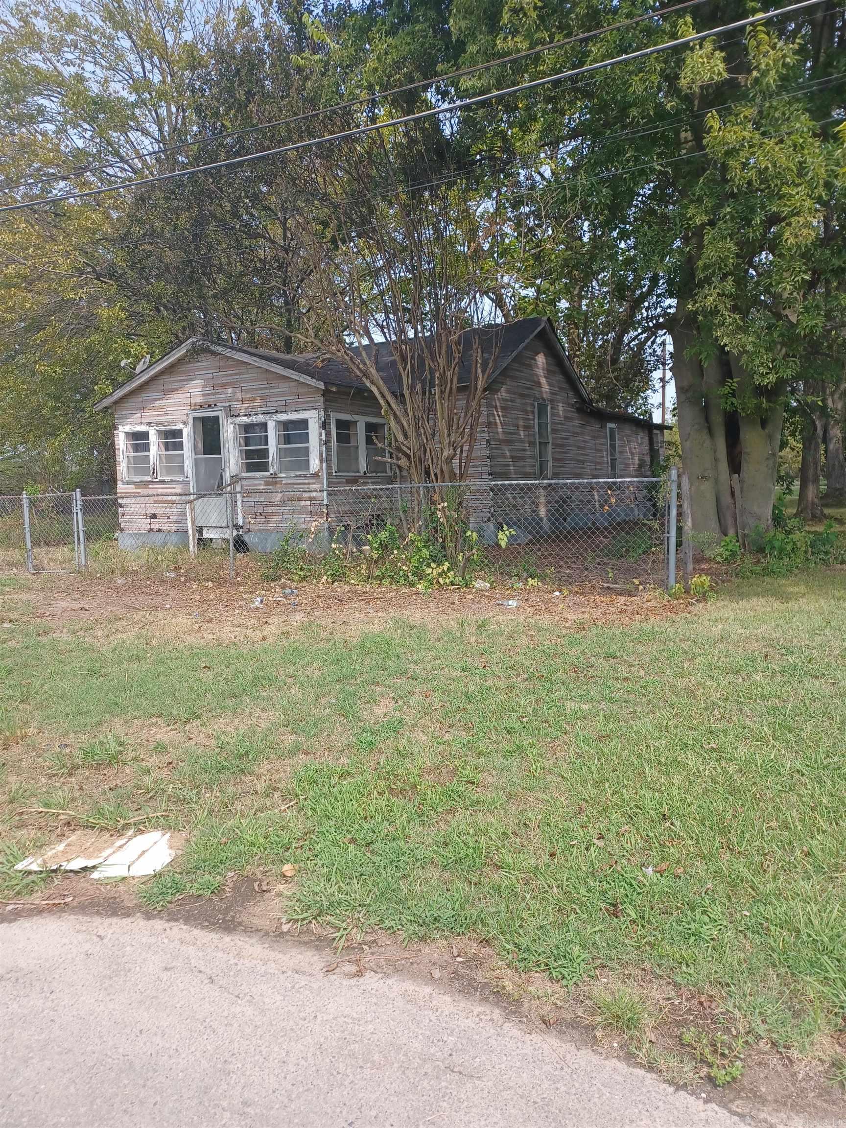 706 W Jefferson  Stuttgart, AR