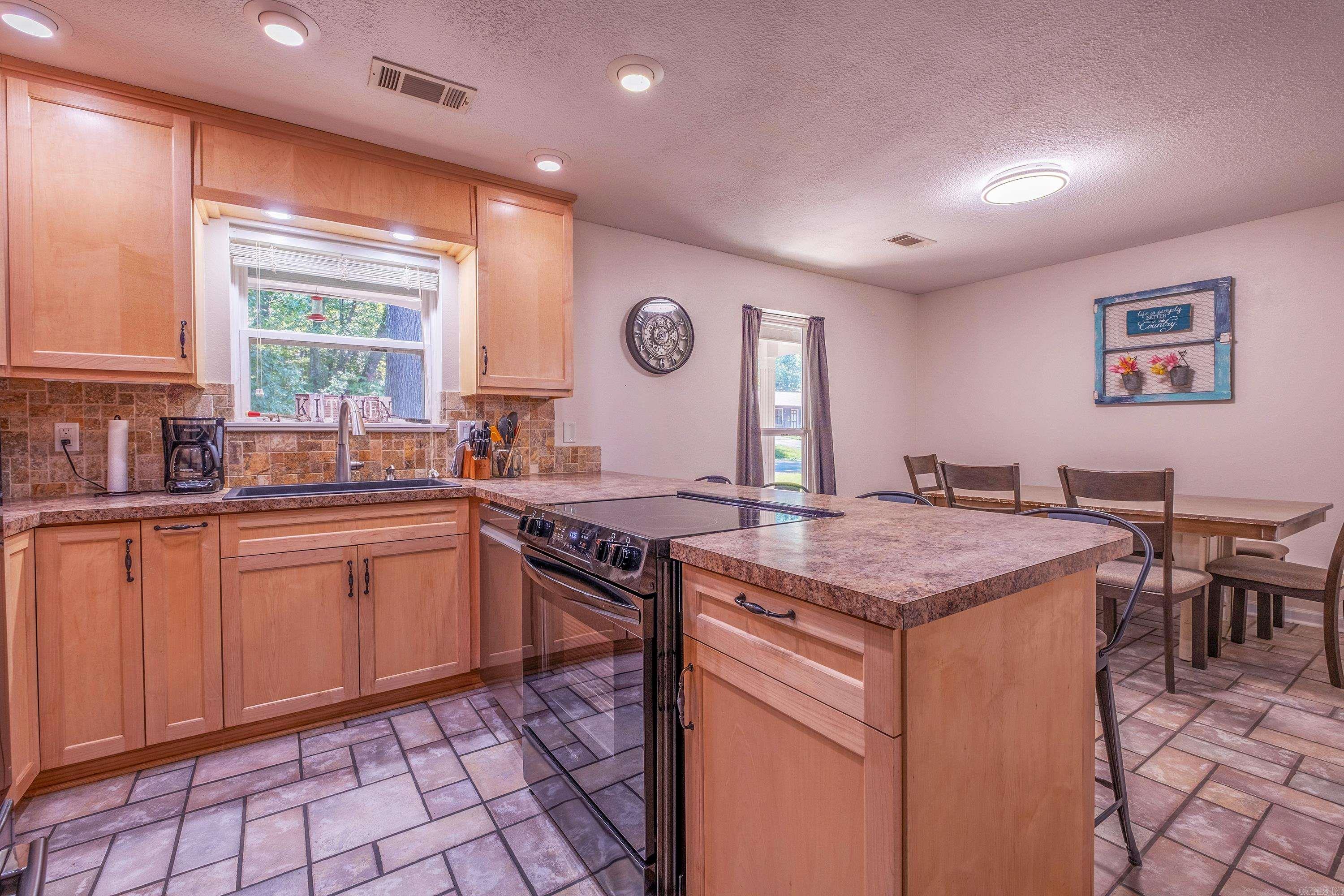 12 Carwin  Benton, AR