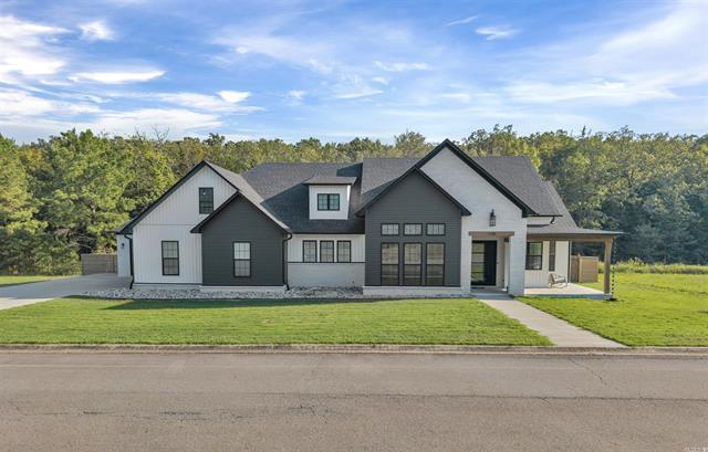 1708 E Holloway  Morrilton, AR