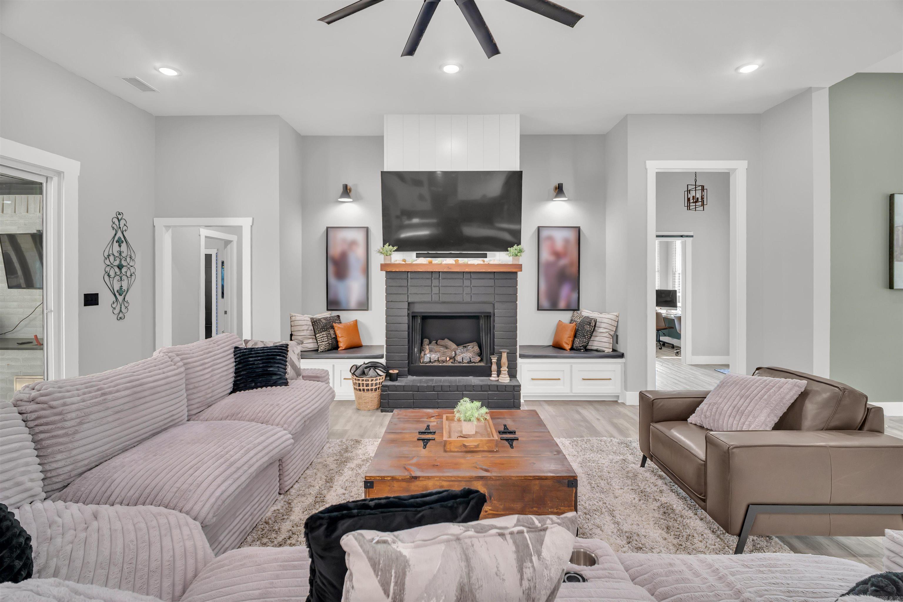 1708 E Holloway  Morrilton, AR