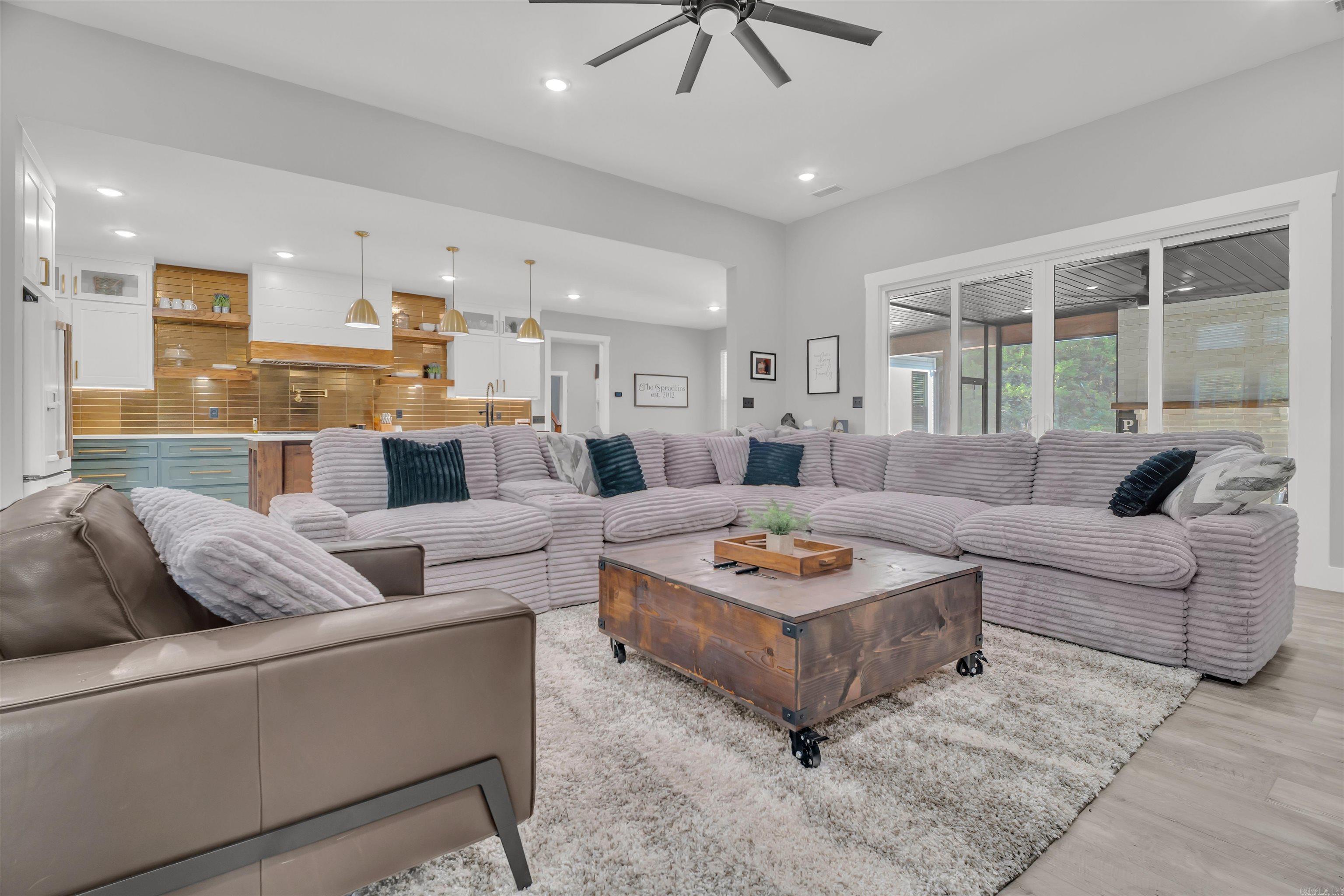1708 E Holloway  Morrilton, AR