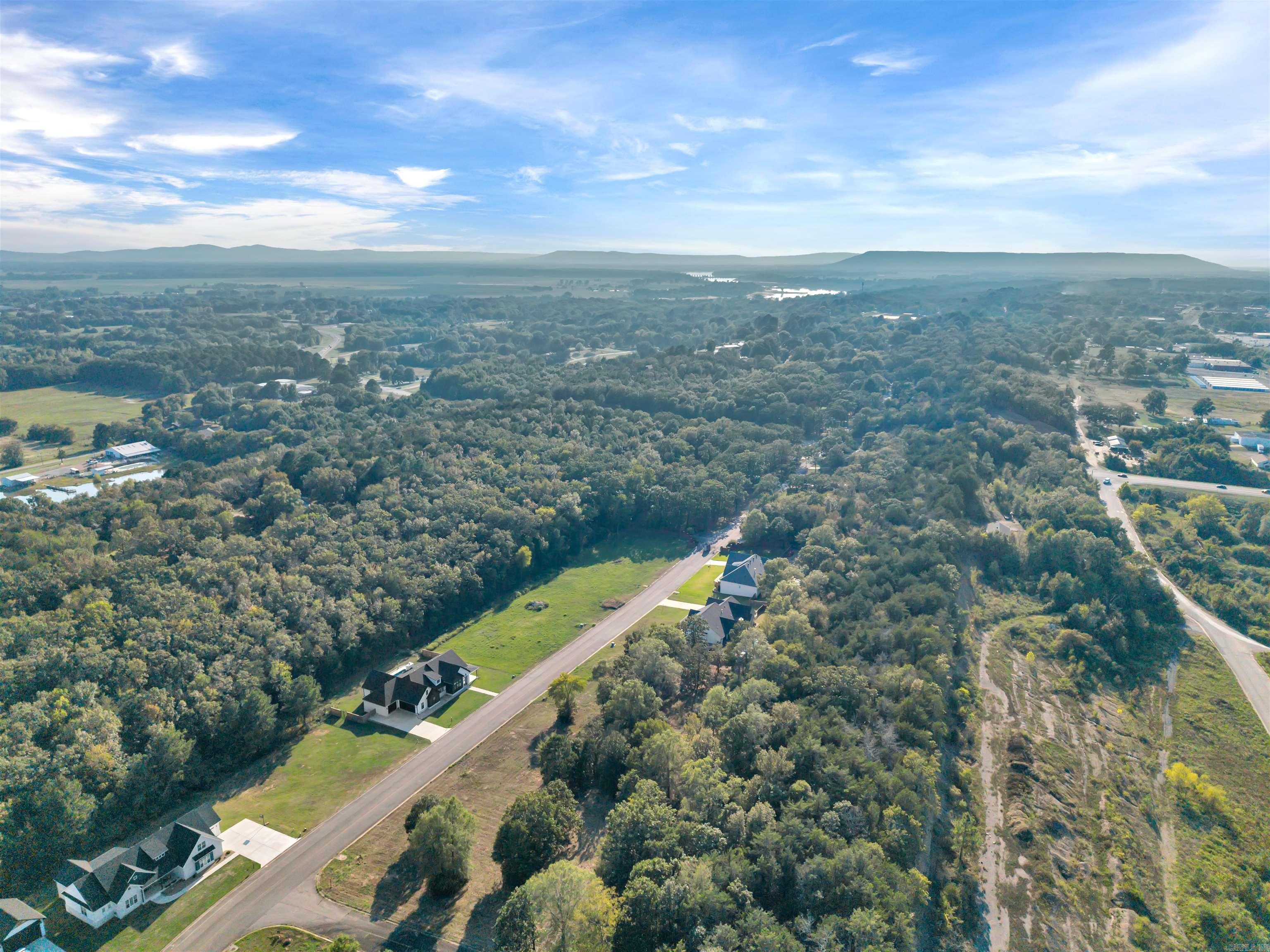 1708 E Holloway  Morrilton, AR