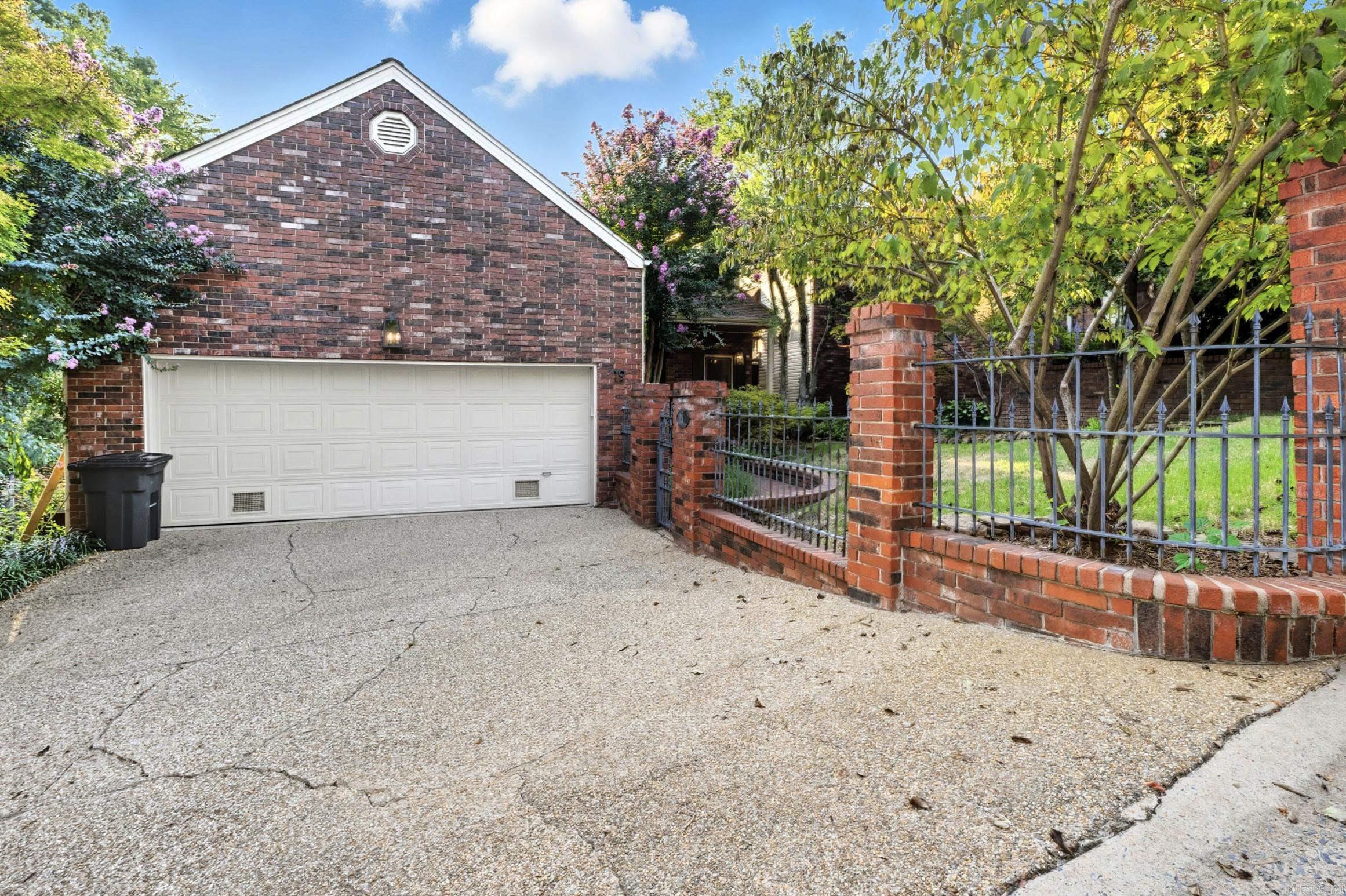 801 Pleasant Valley  Little Rock, AR