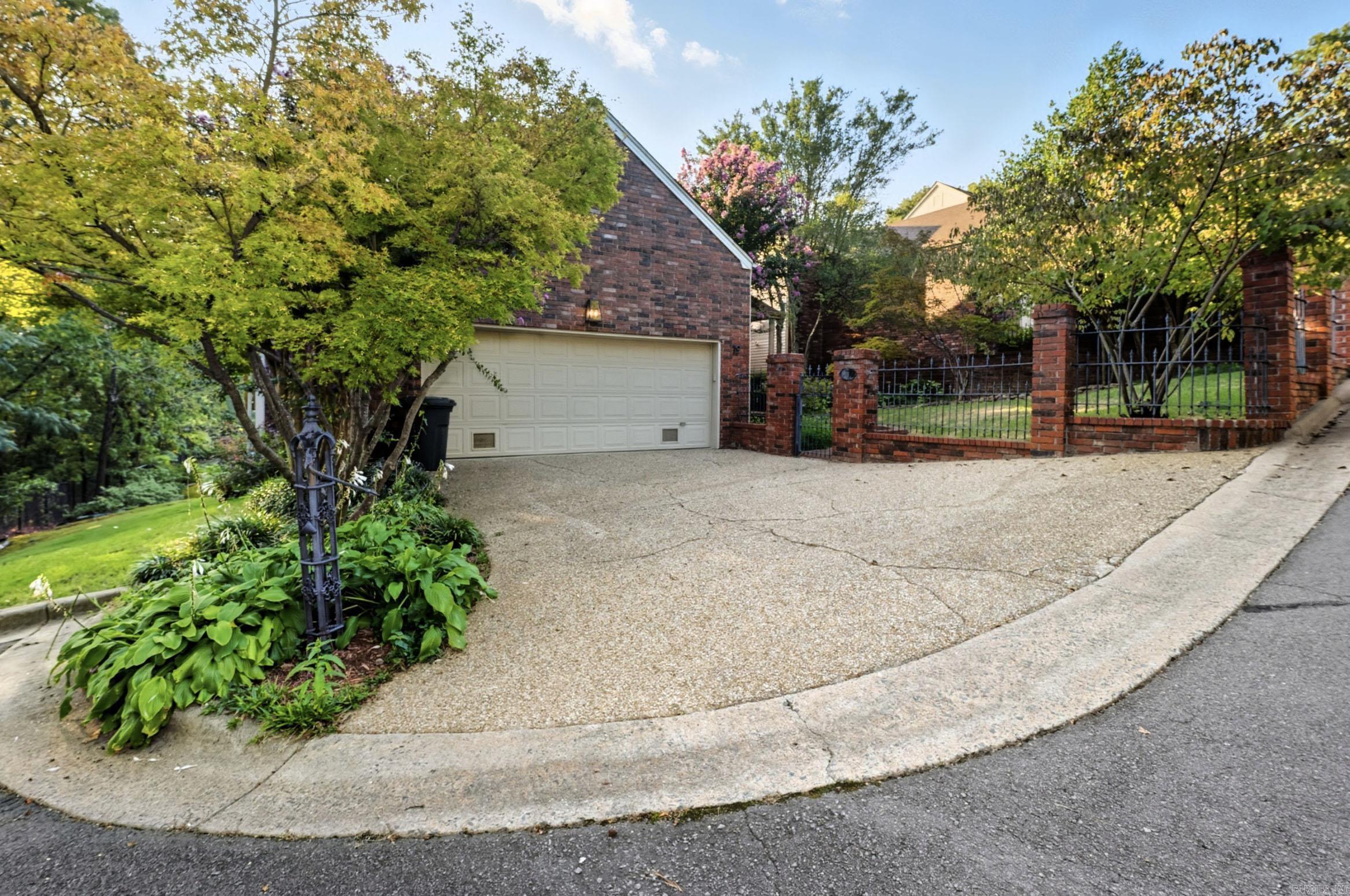 801 Pleasant Valley  Little Rock, AR