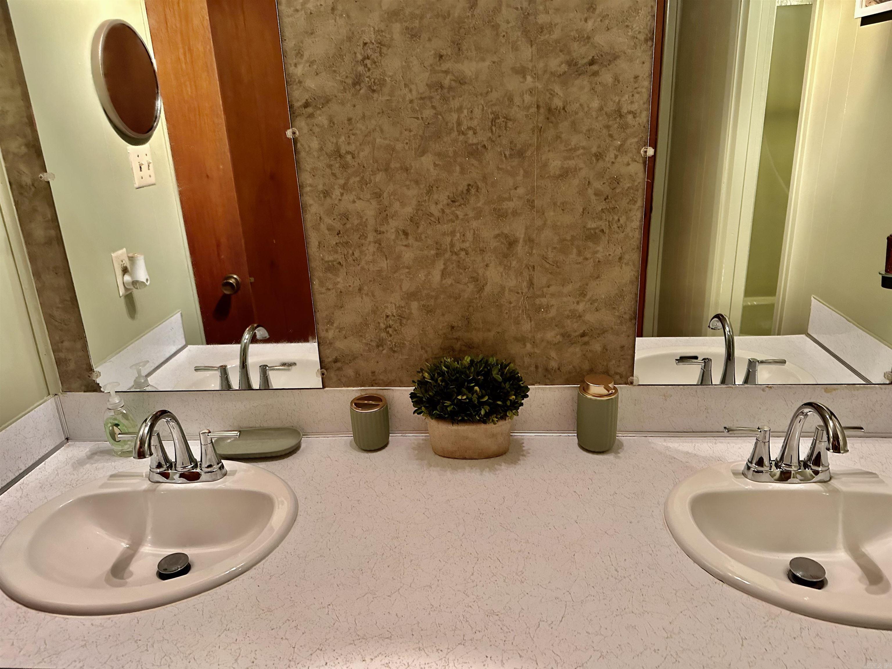 2445 Warren  Camden, AR