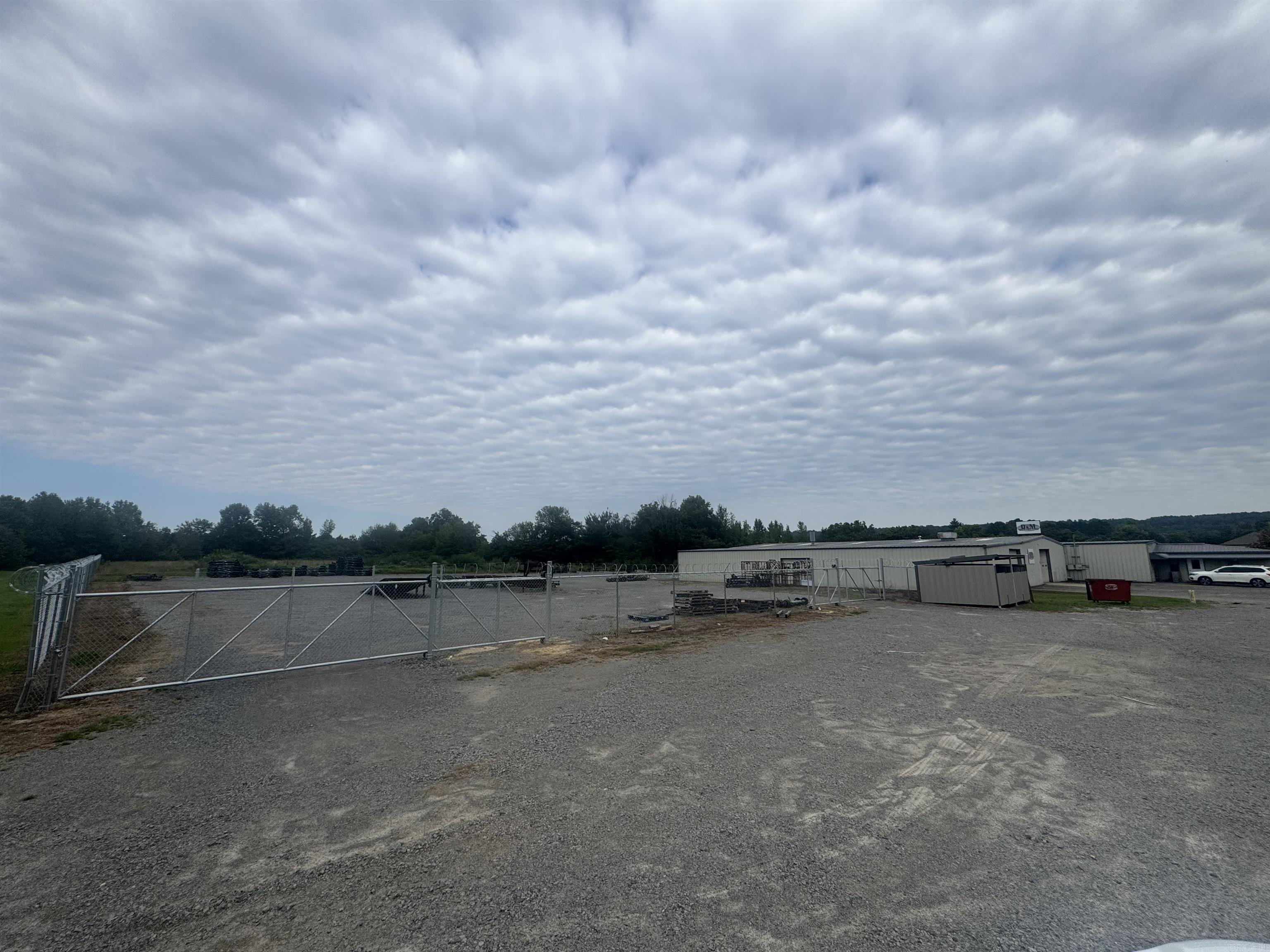 11 N College  Vilonia, AR