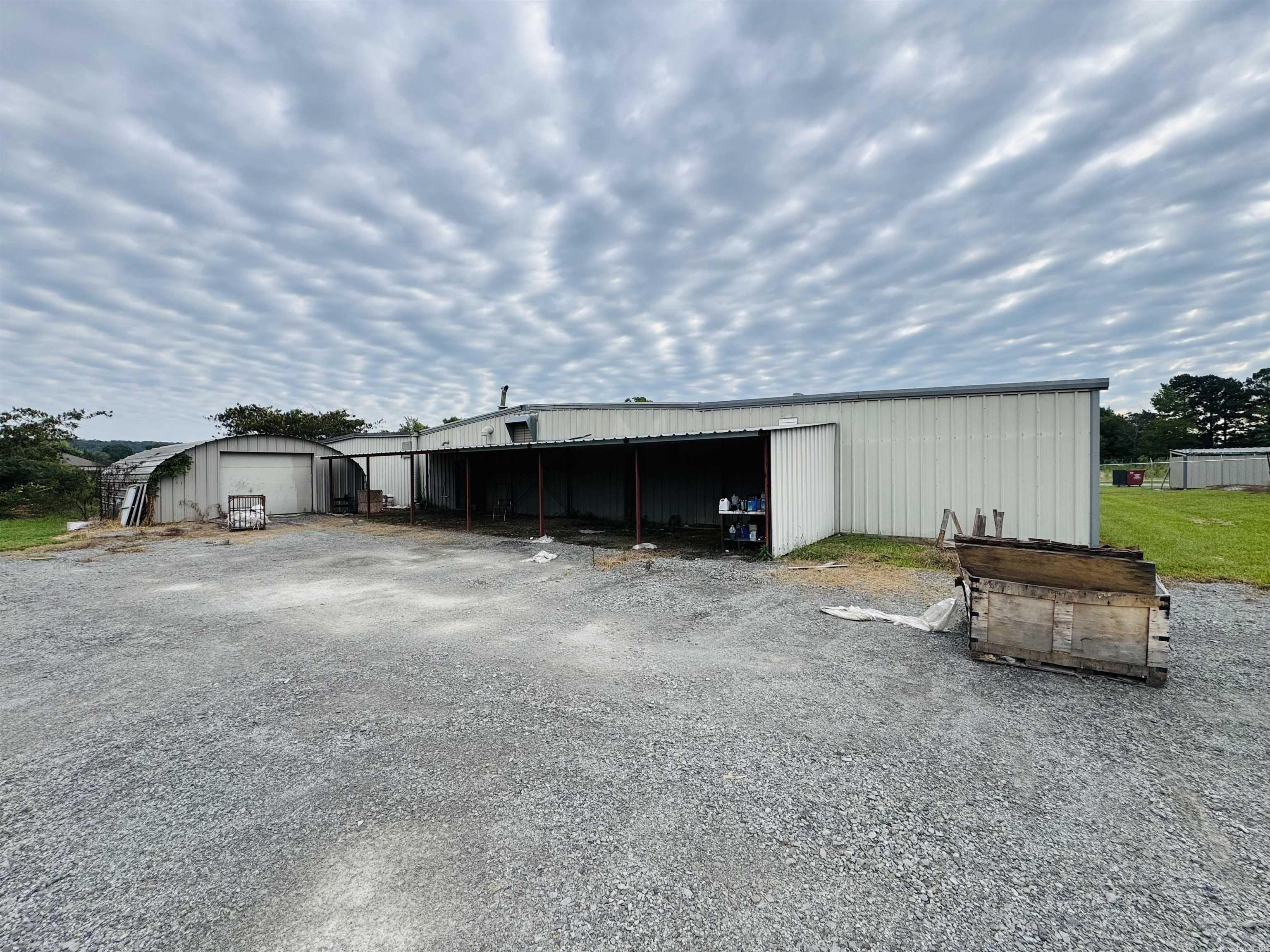 11 N College  Vilonia, AR