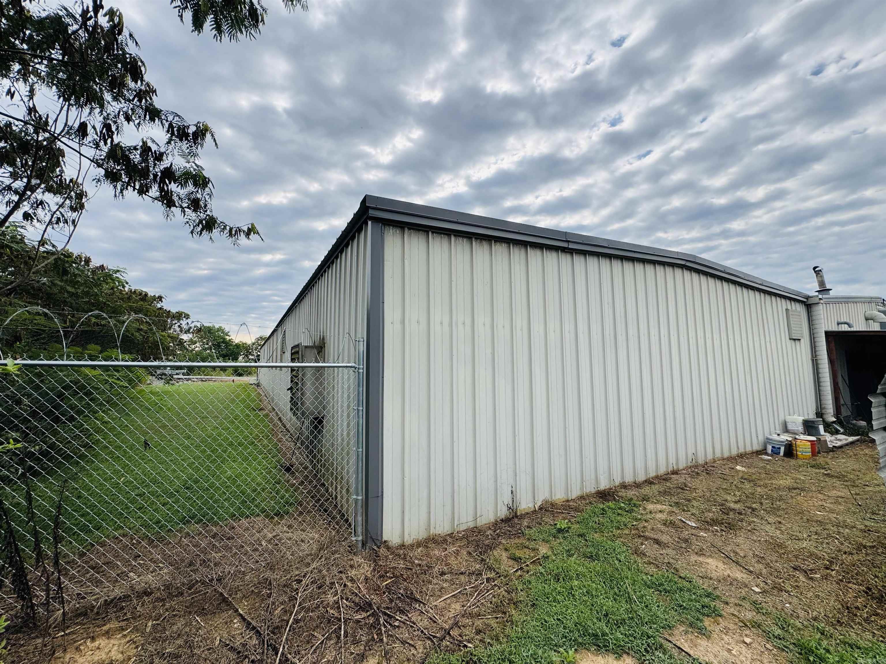 11 N College  Vilonia, AR