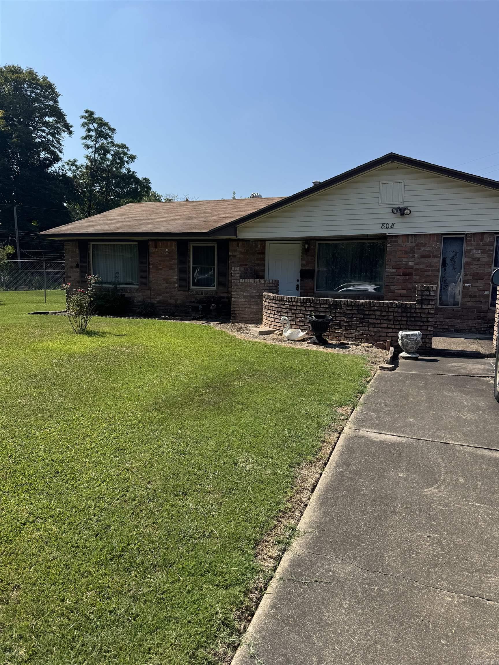 808 Barrow  Pine Bluff, AR