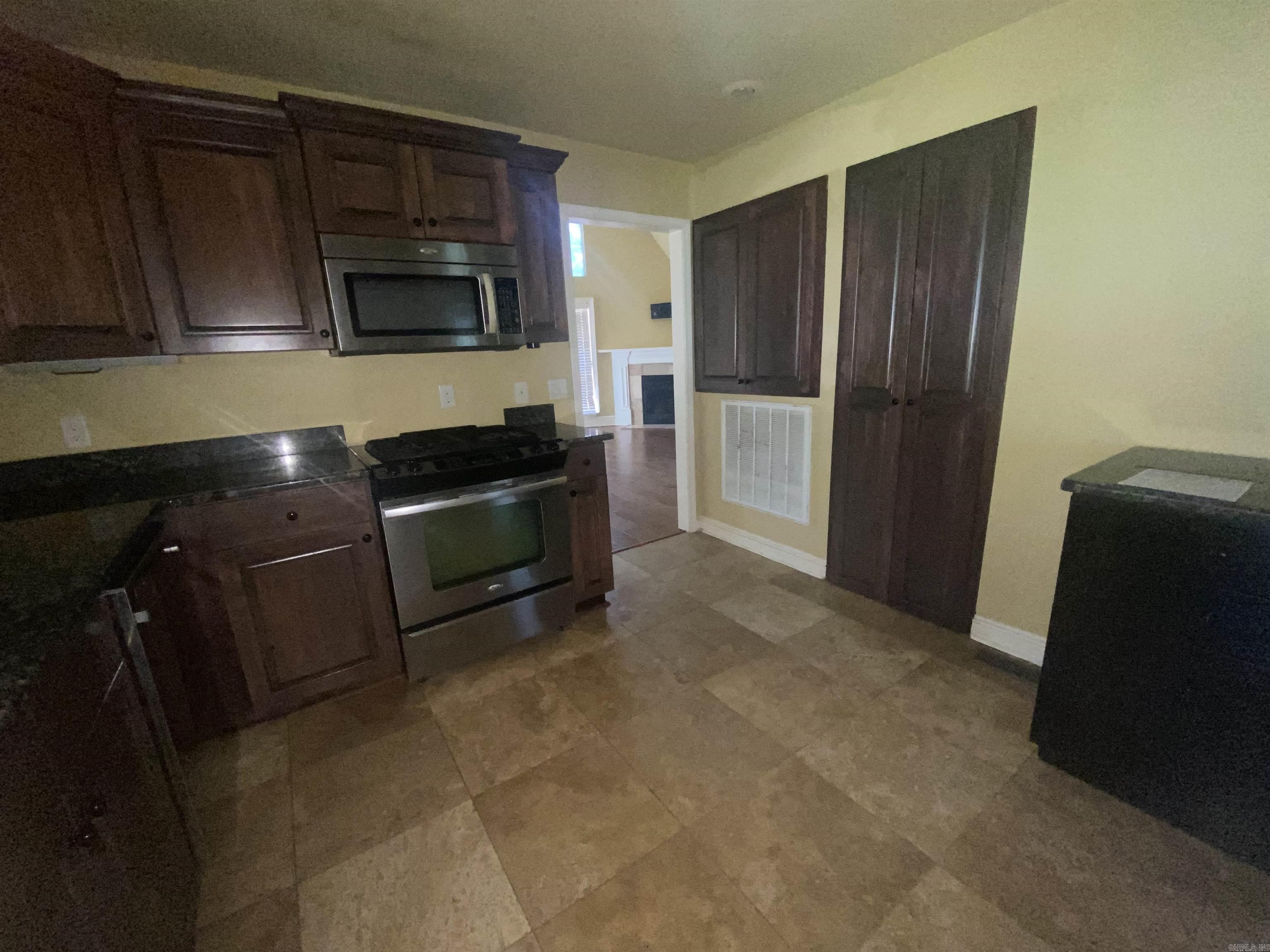 26 Roberts  Mayflower, AR