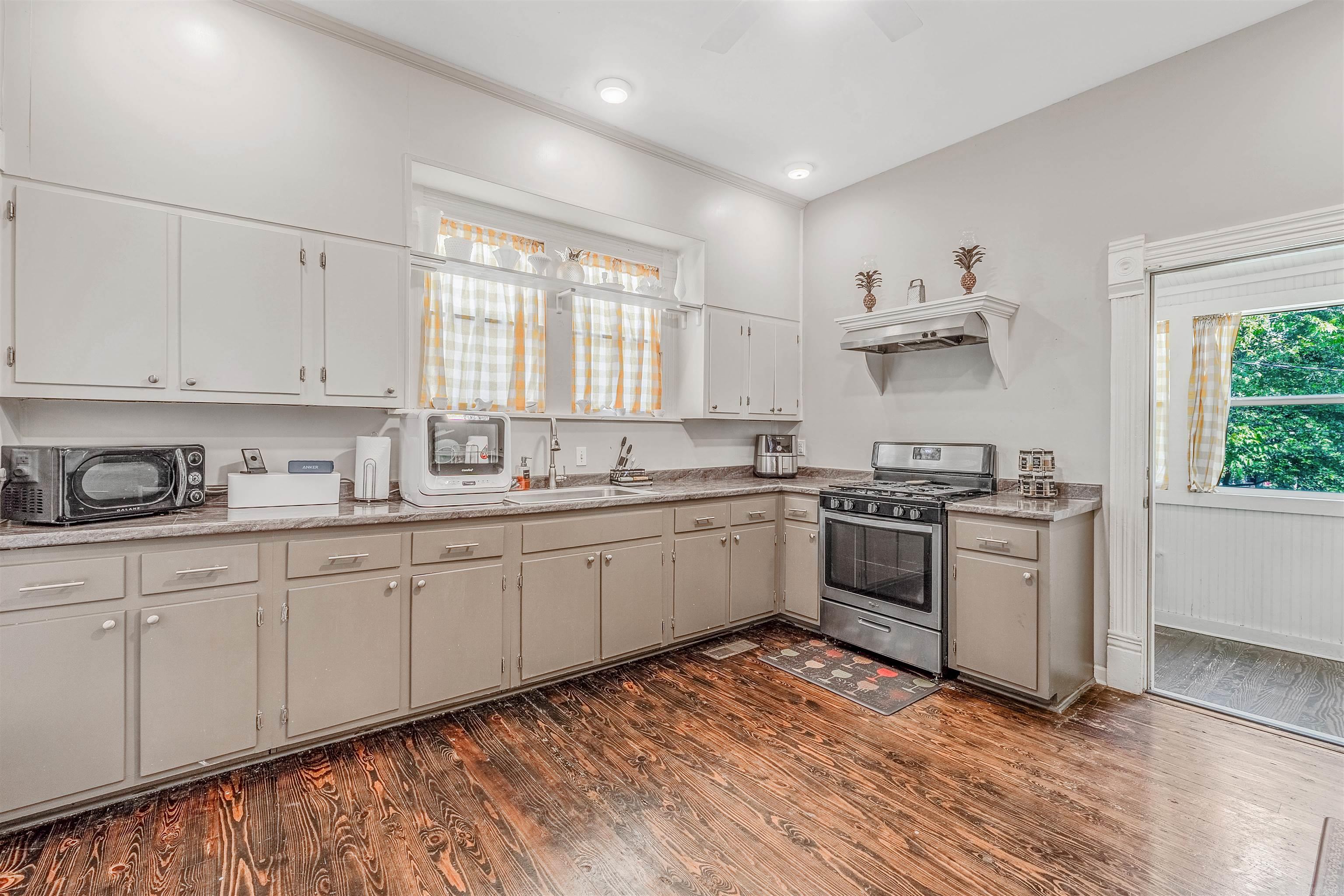 1417 Wolfe  Little Rock, AR