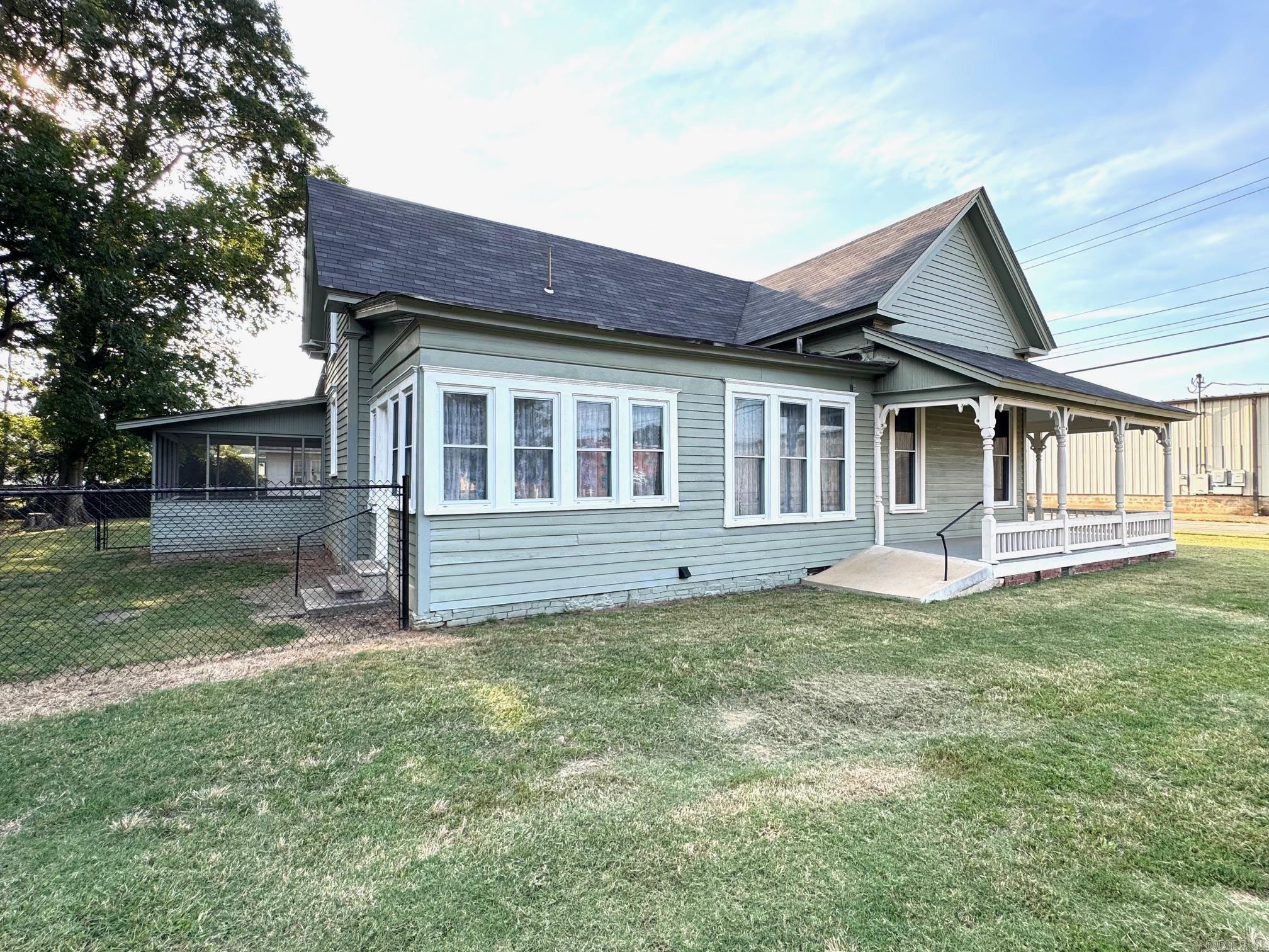 405 Sevier  Clarksville, AR