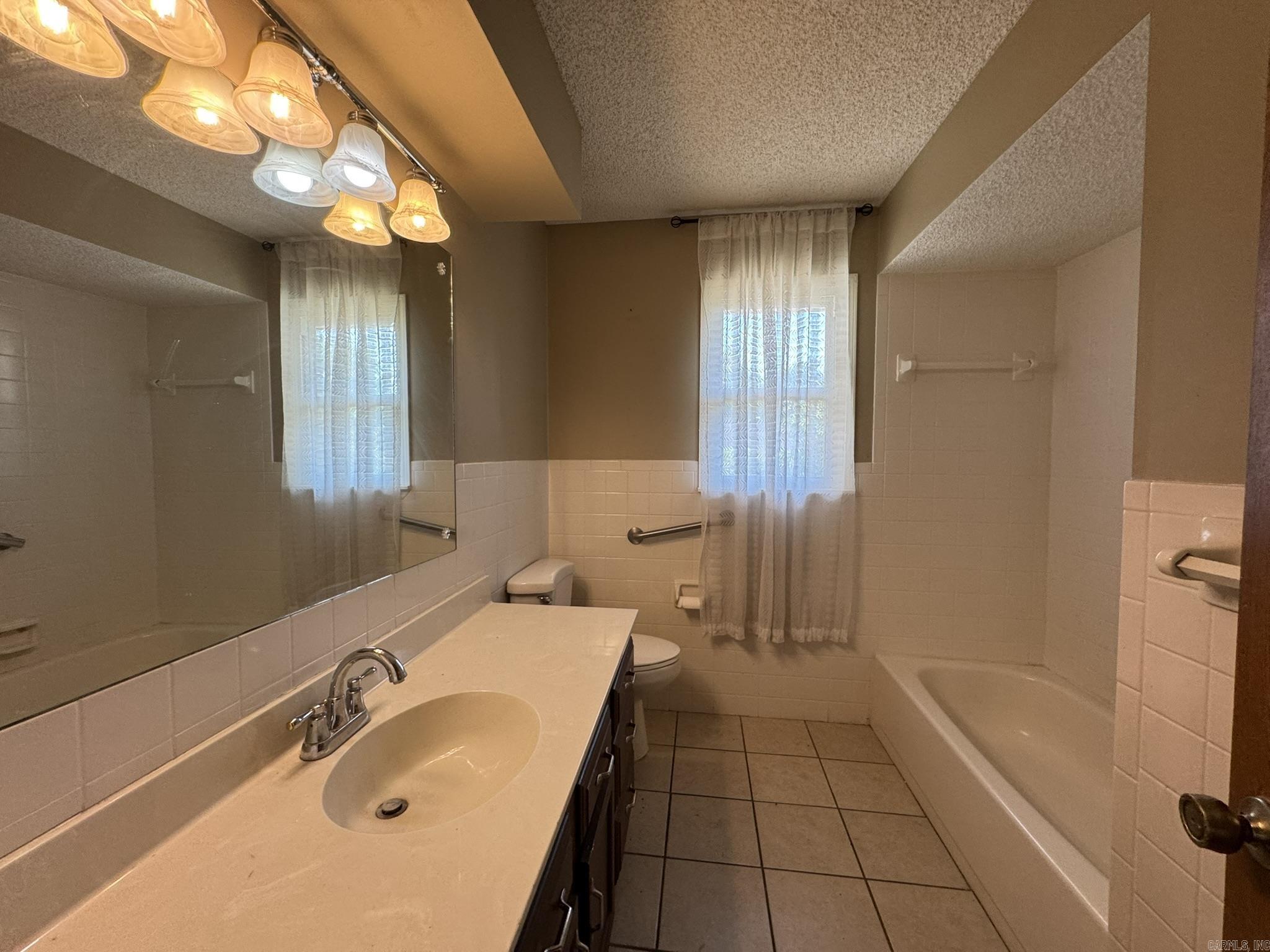 1513 Berry  Mountain Home, AR