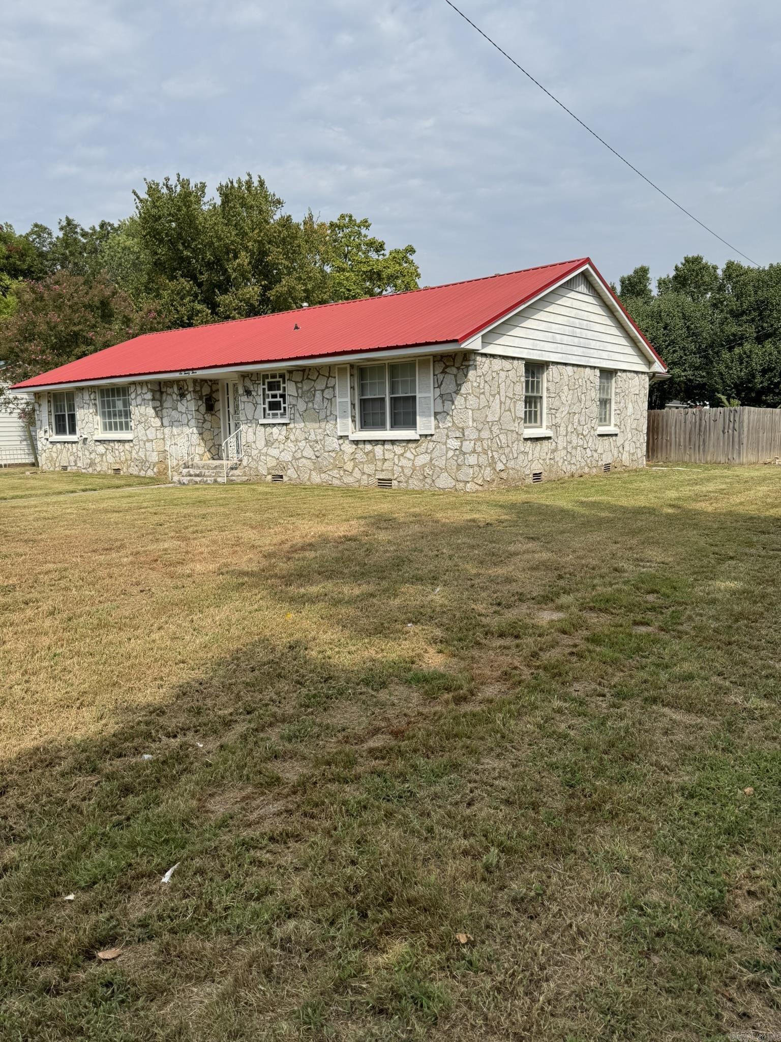 623 Holden Ave  Newport, AR