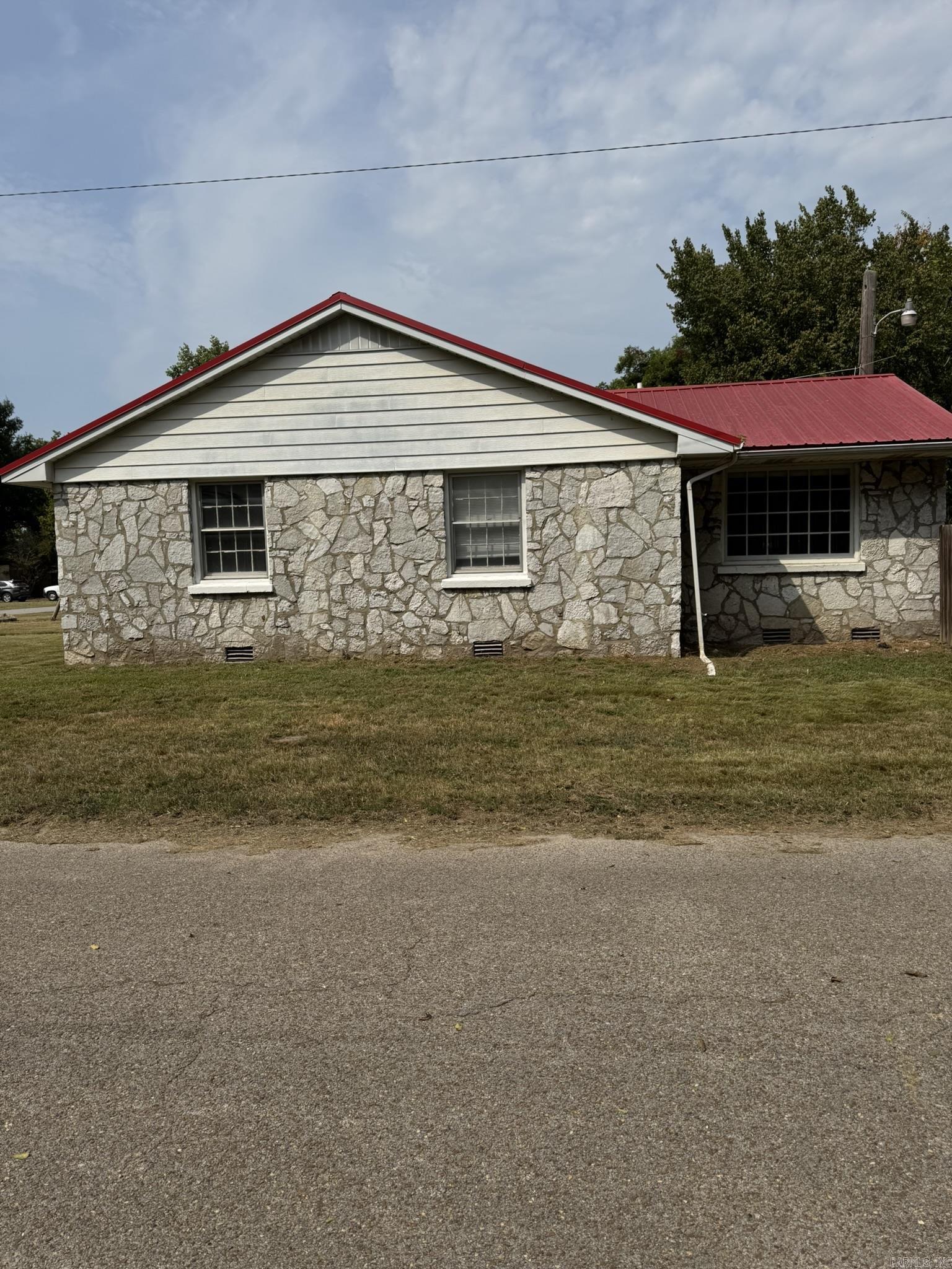 623 Holden Ave  Newport, AR