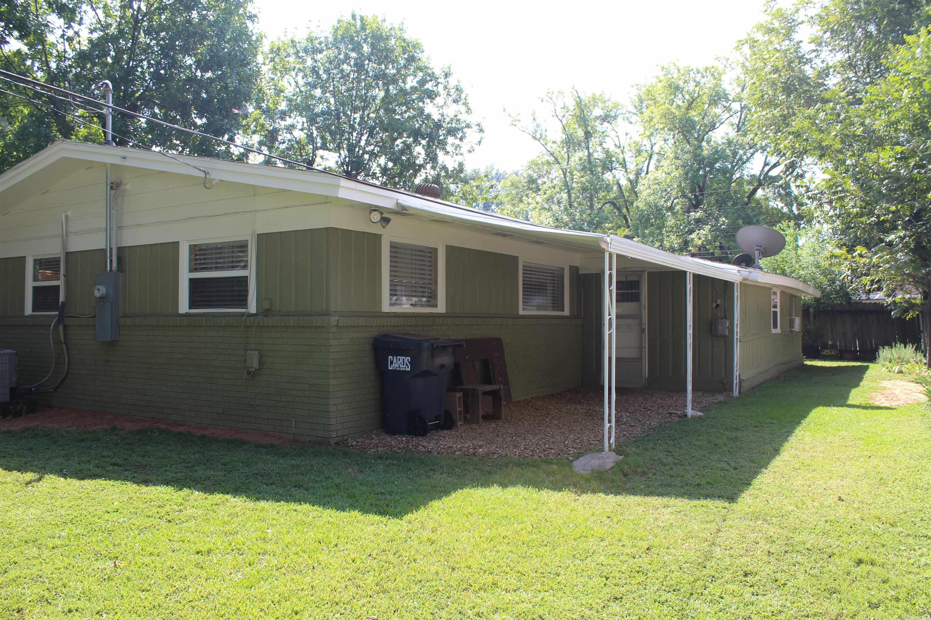208 S Phoenix Ave  Russellville, AR