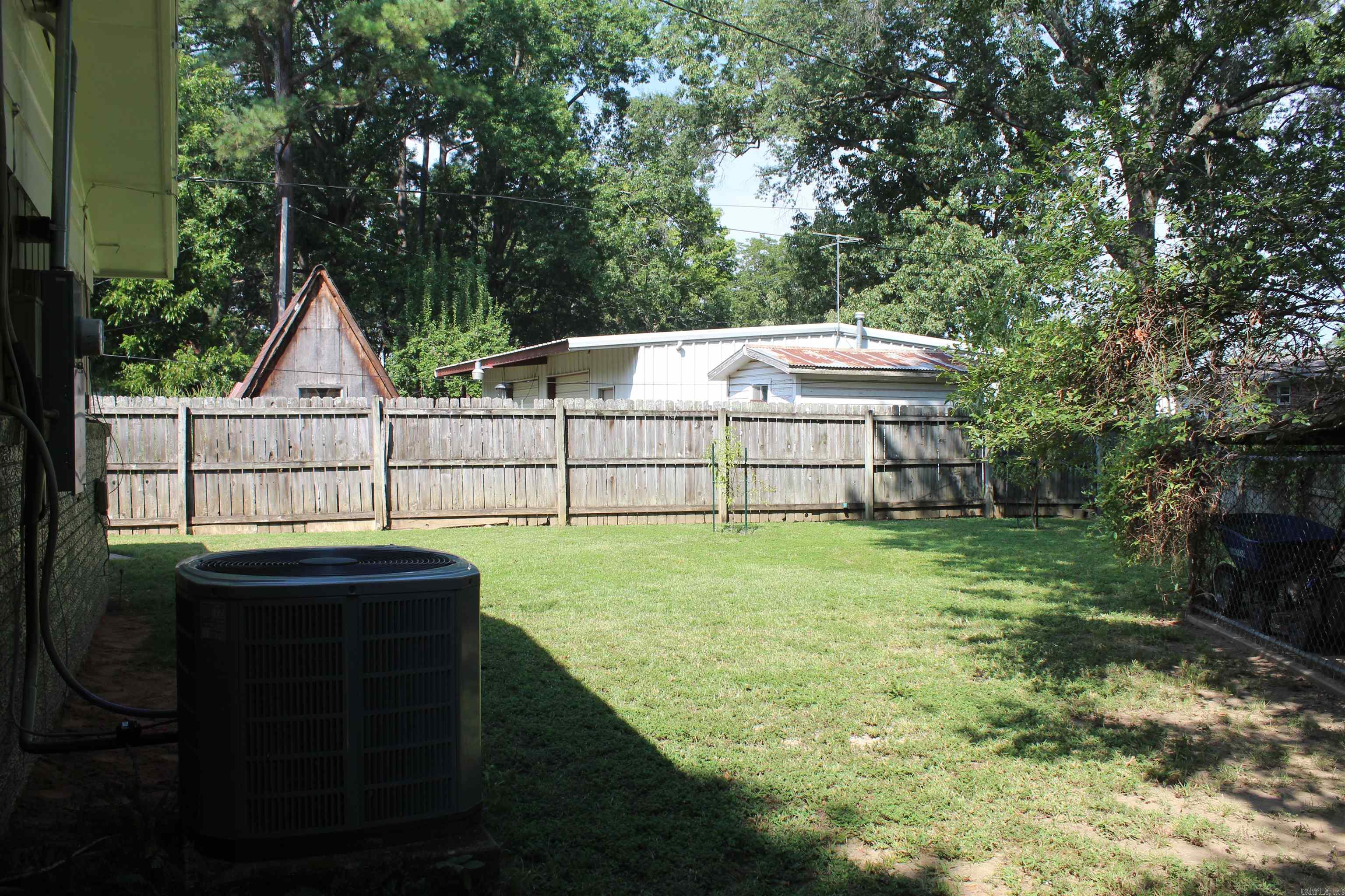 208 S Phoenix Ave  Russellville, AR