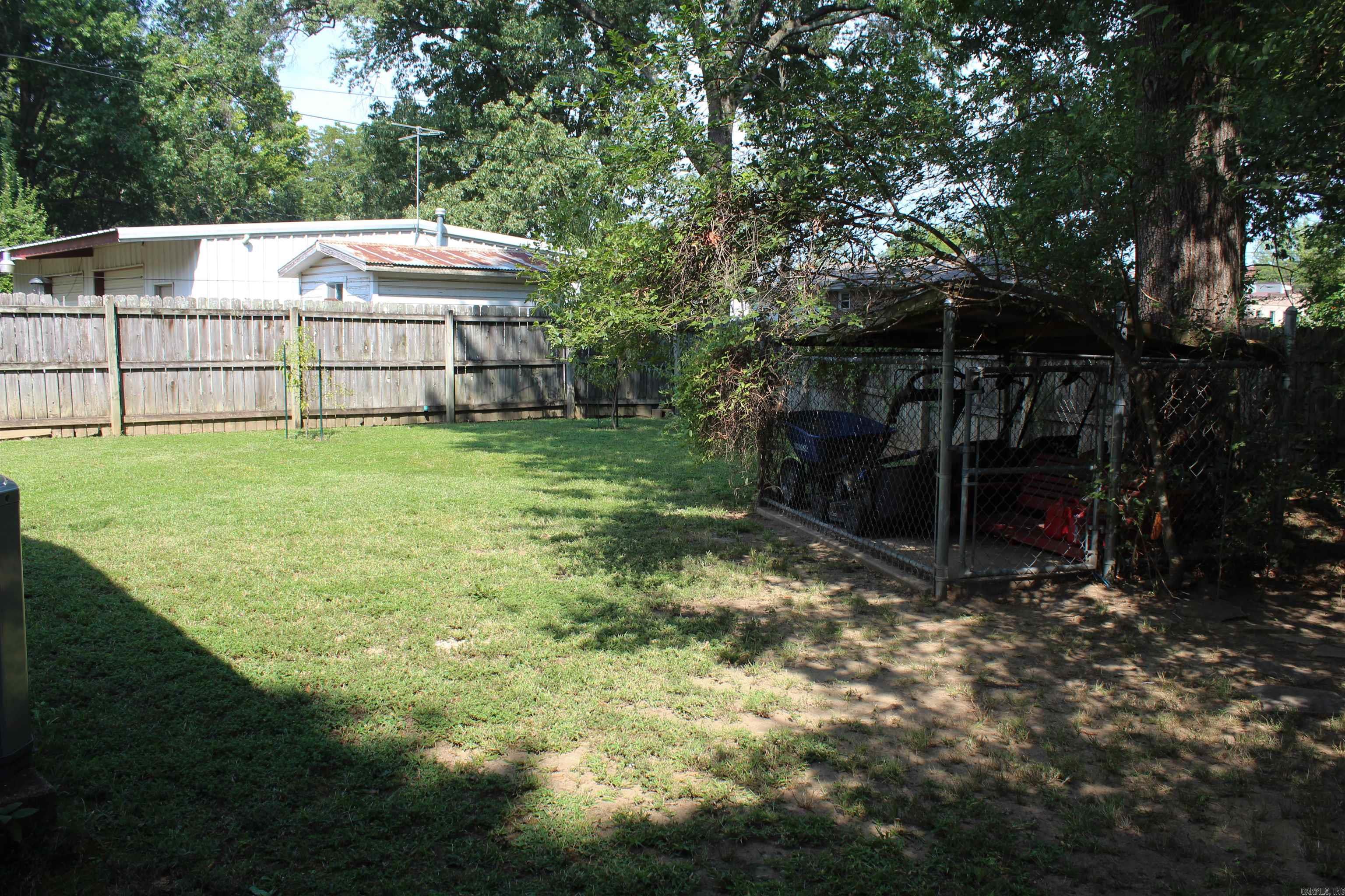 208 S Phoenix Ave  Russellville, AR