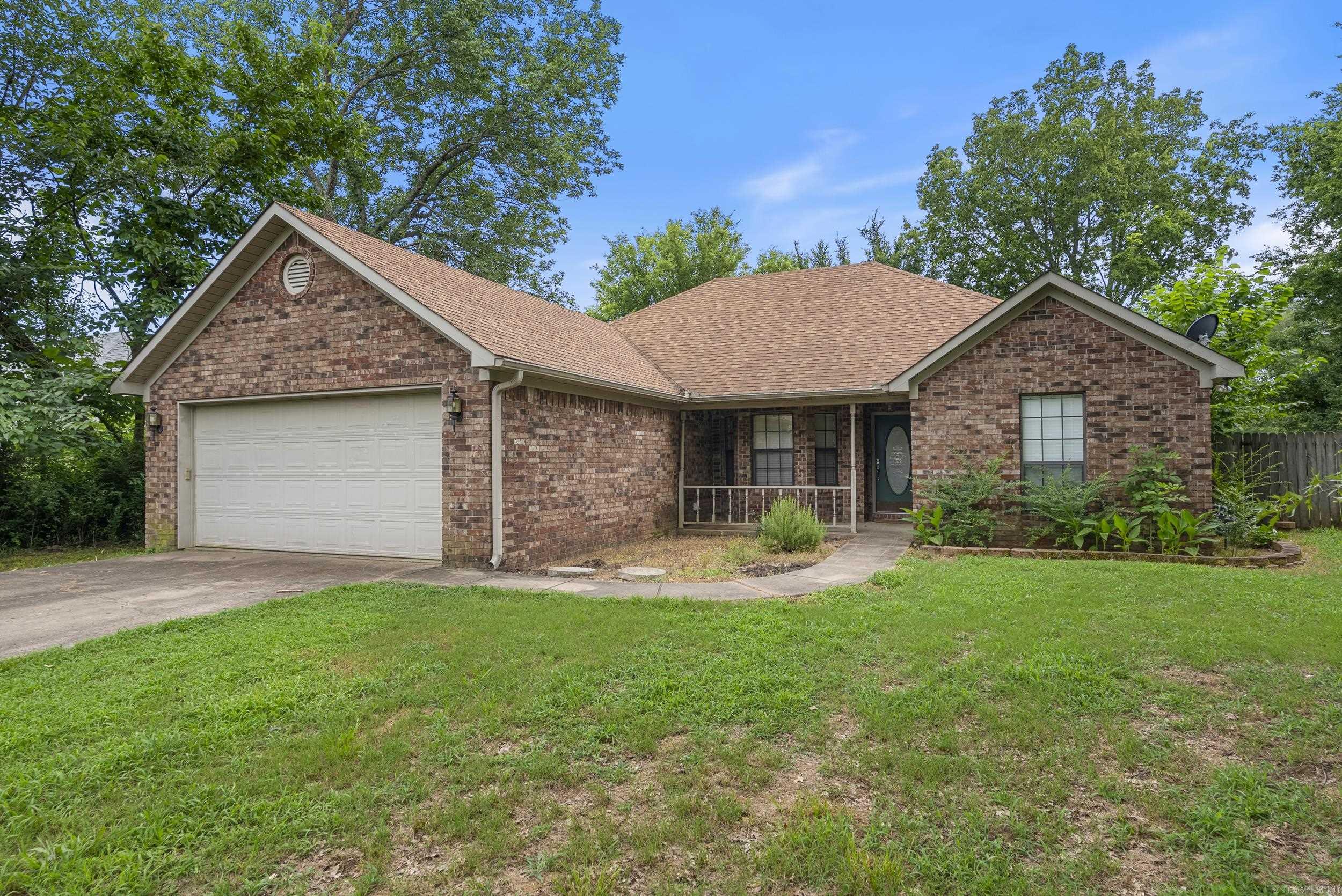 53 E Main  Greenbrier, AR